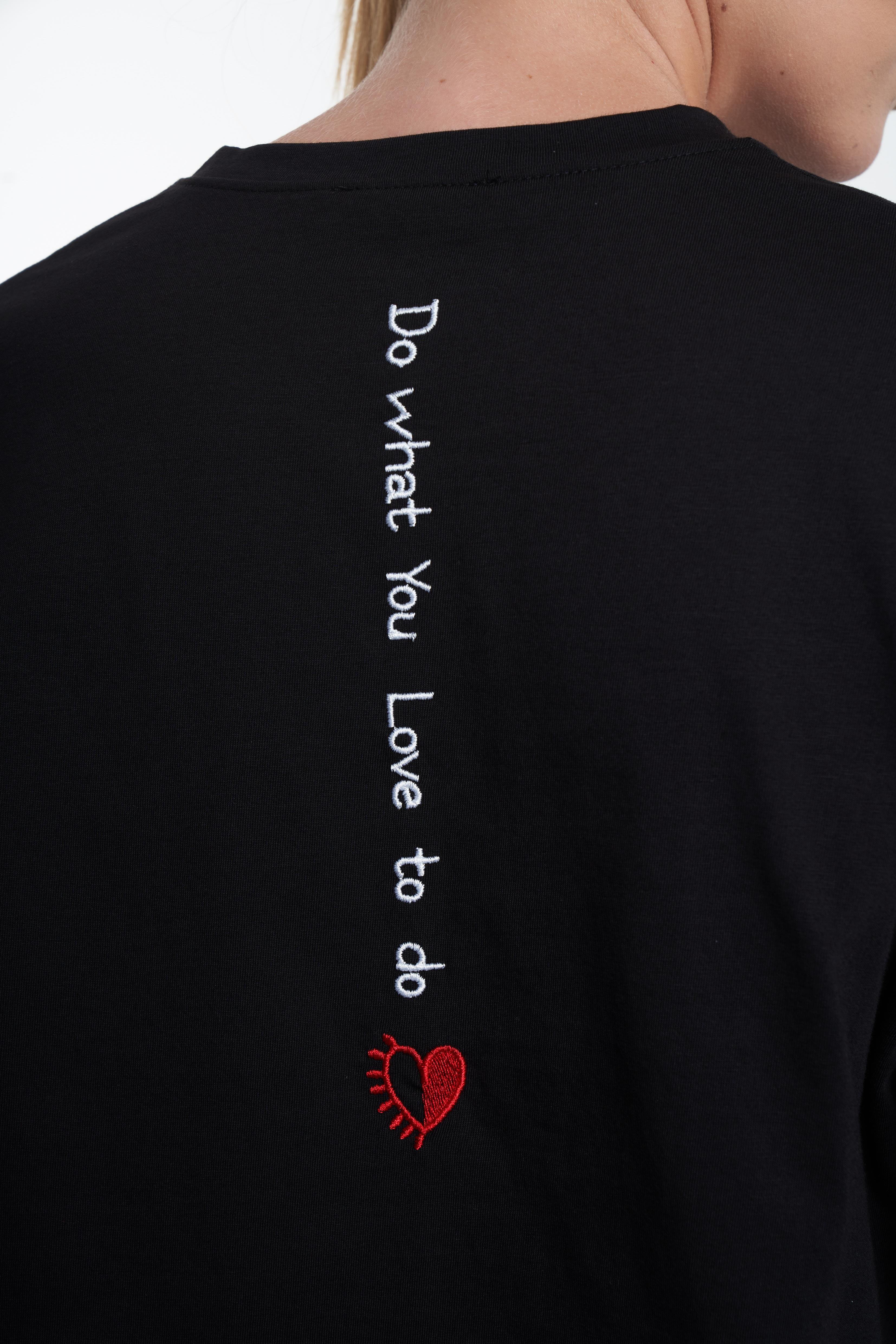 Sırt Yazı Nakış Baskılı T-shirt Siyah