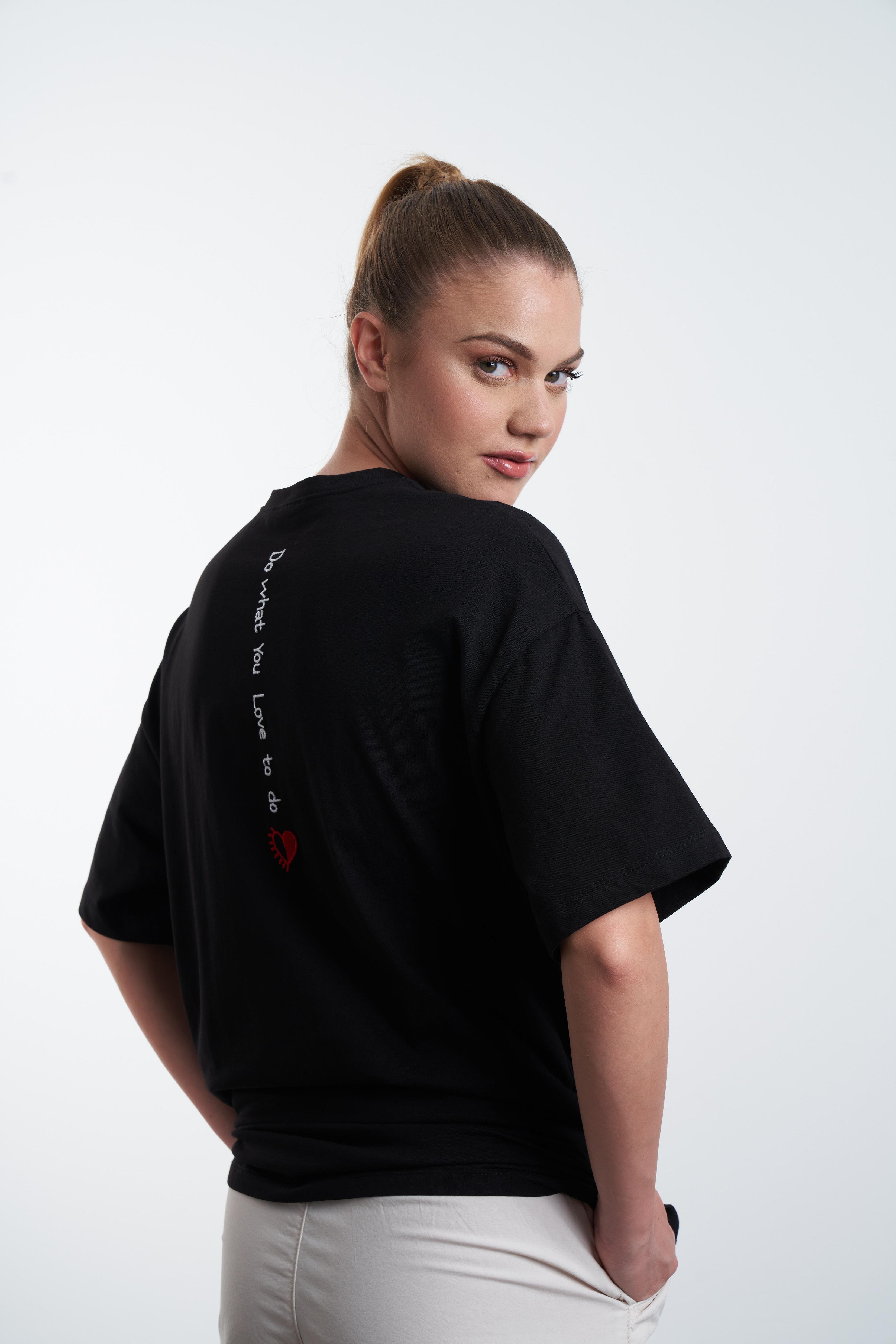 Sırt Yazı Nakış Baskılı T-shirt Siyah