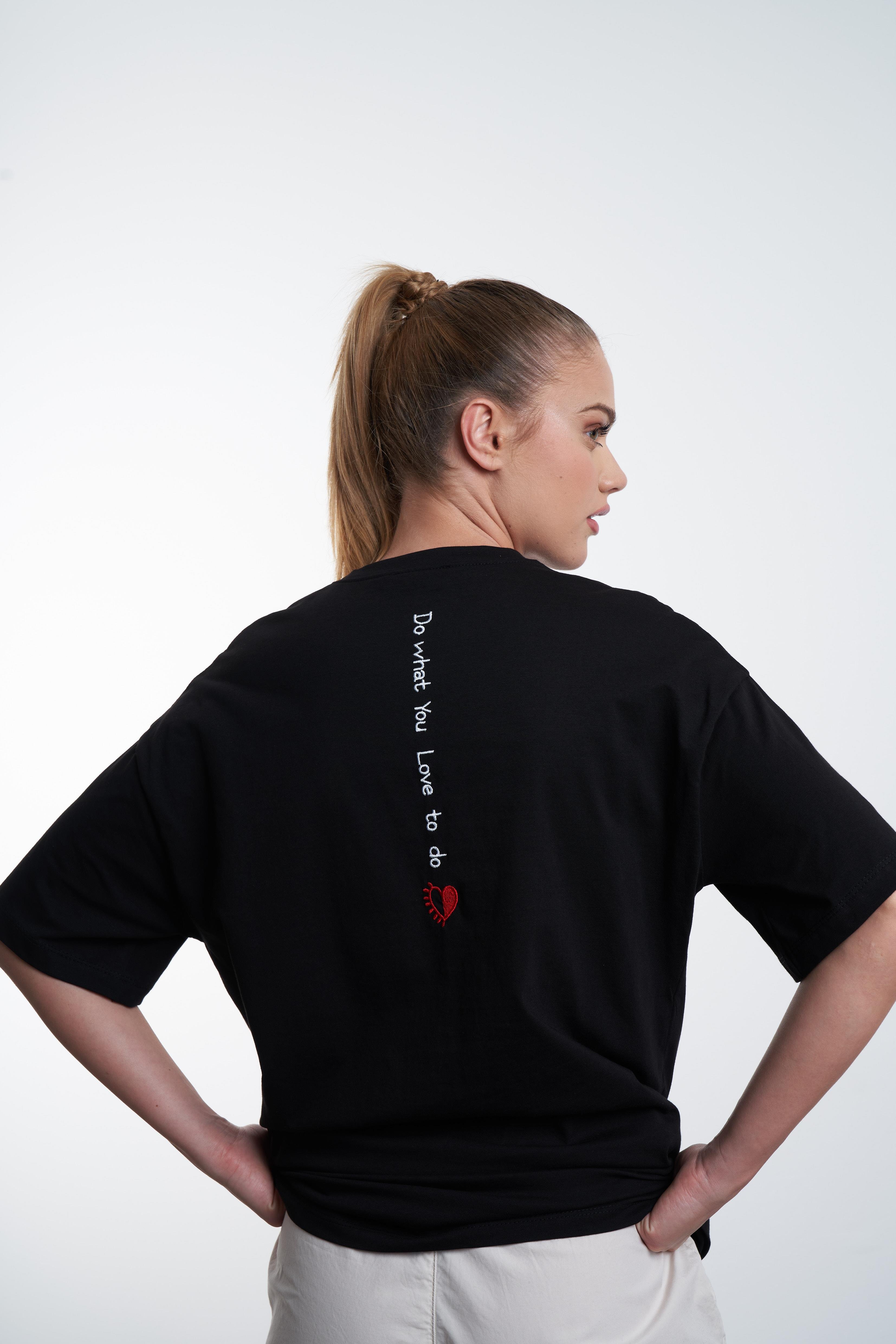 Sırt Yazı Nakış Baskılı T-shirt Siyah