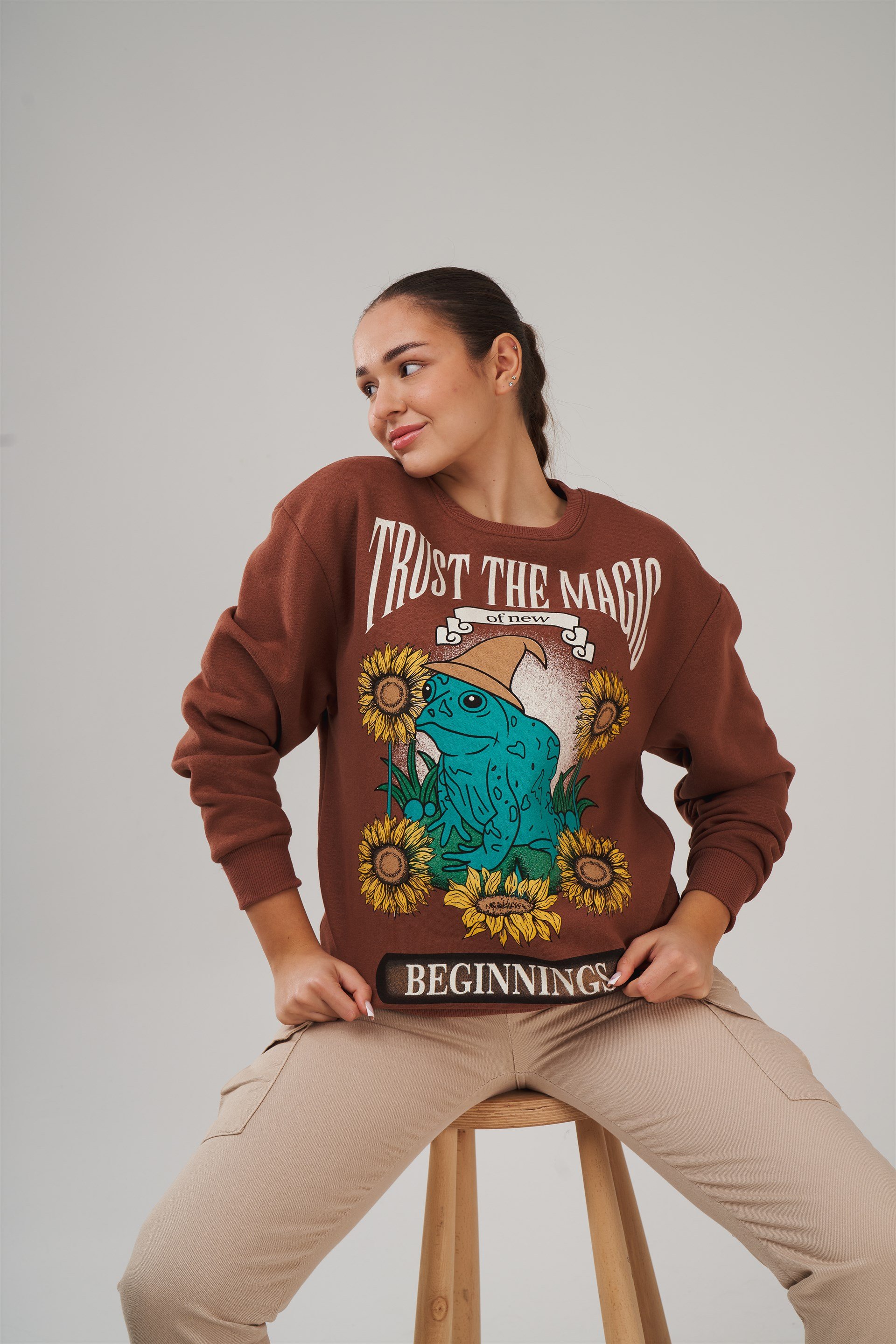 Trust The Magic Baskılı Sweatshirt