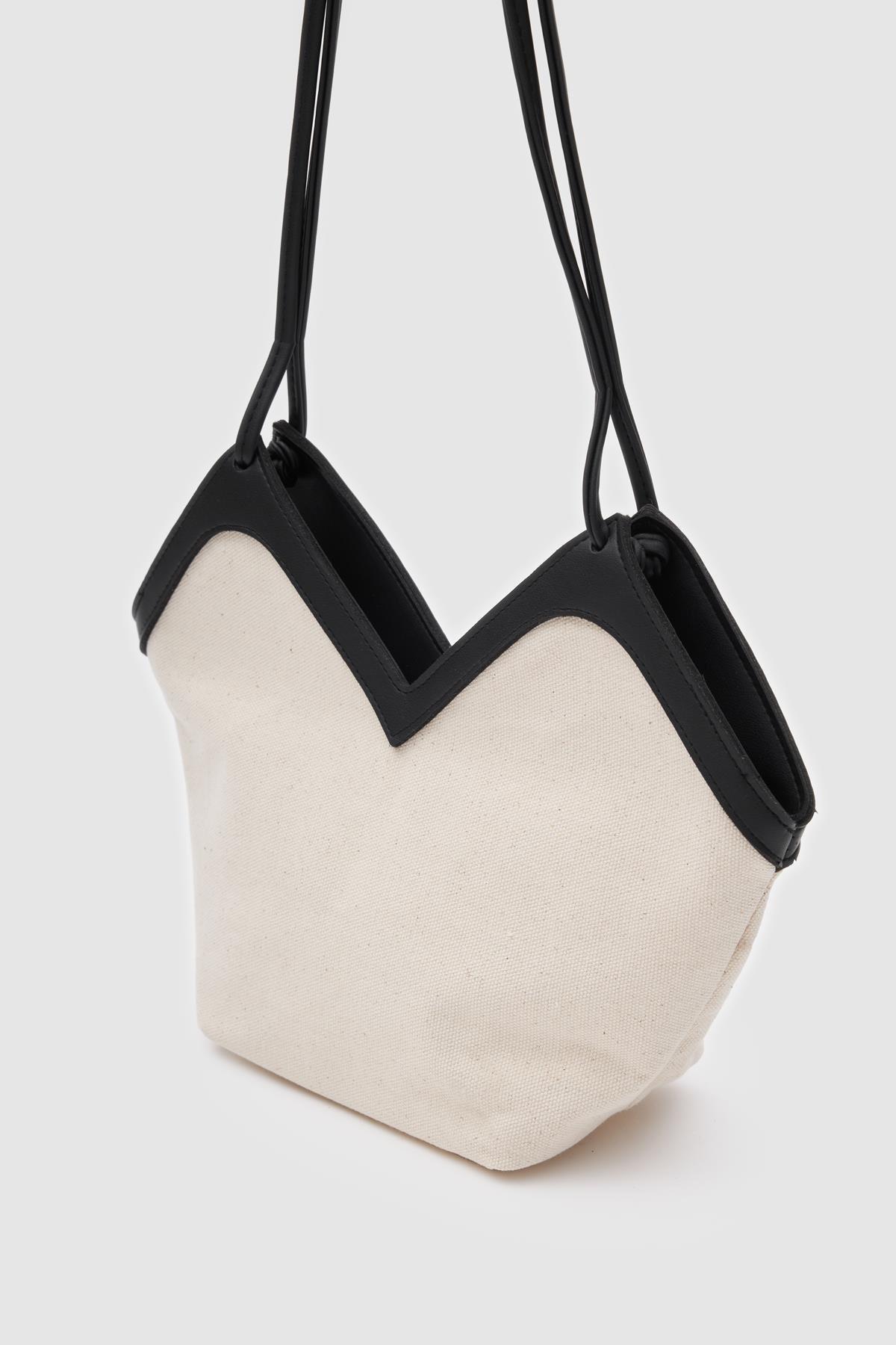 V Model Çanta Siyah
