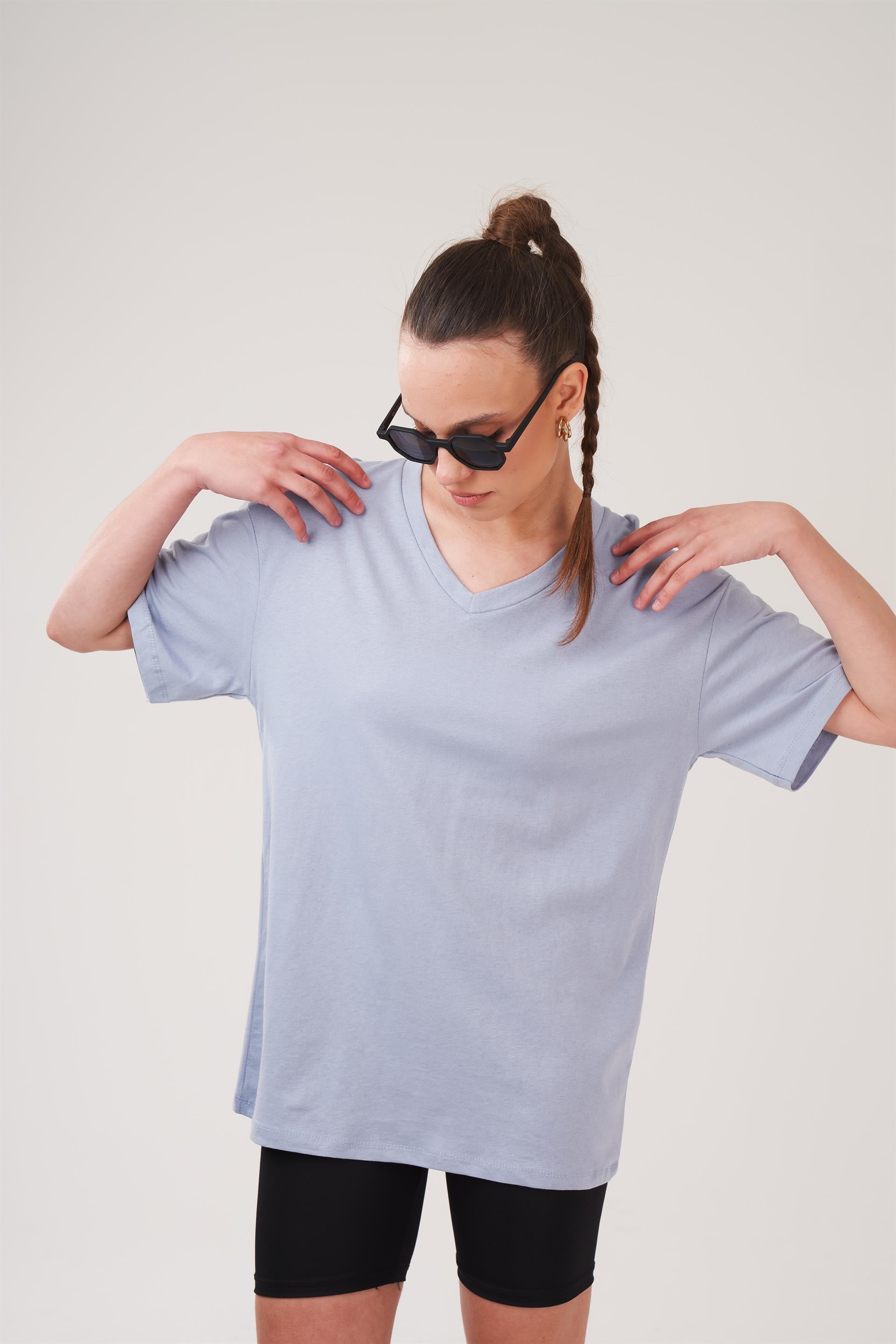 V Yaka Basic T-shirt