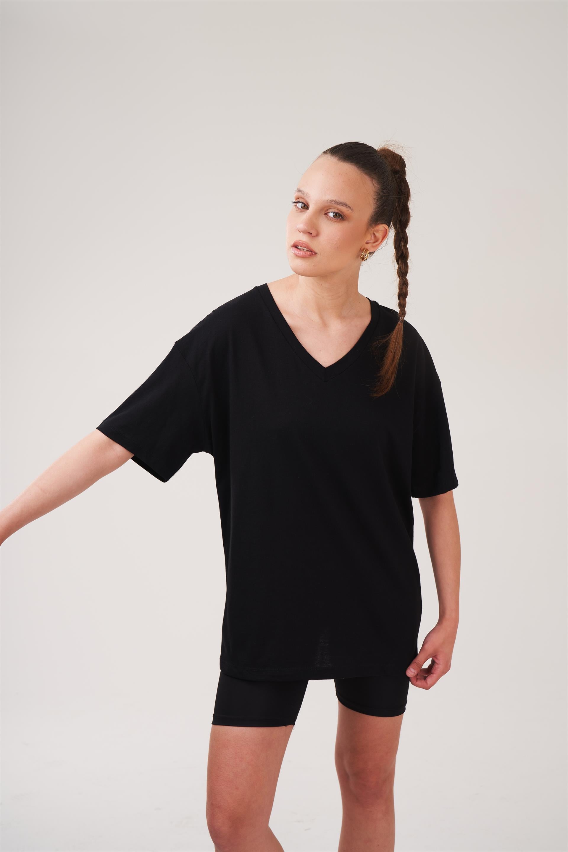V Yaka Basic T-shirt