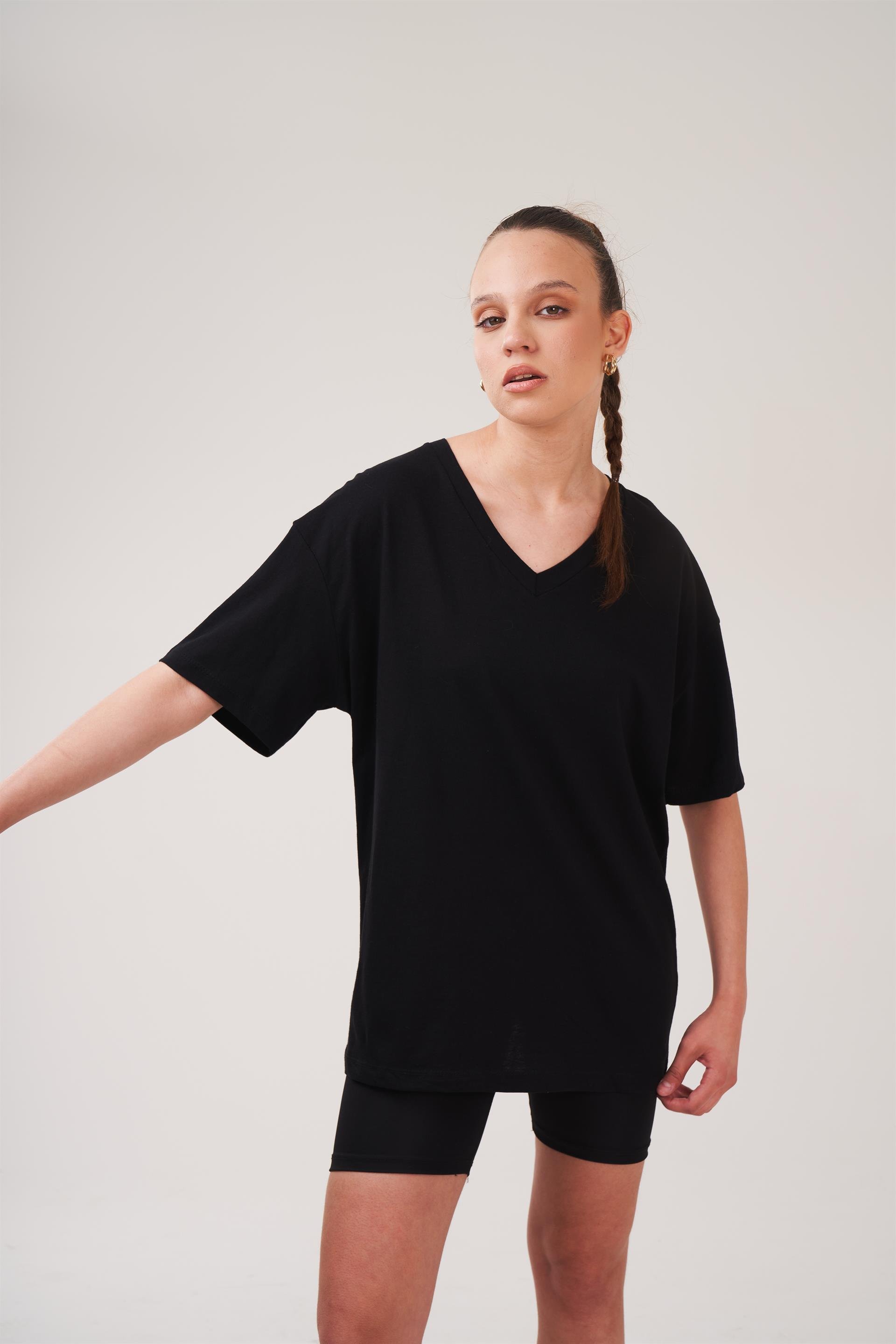 V Yaka Basic T-shirt
