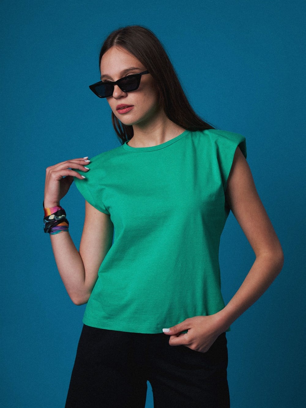 Vatkalı Kolsuz T-shirt