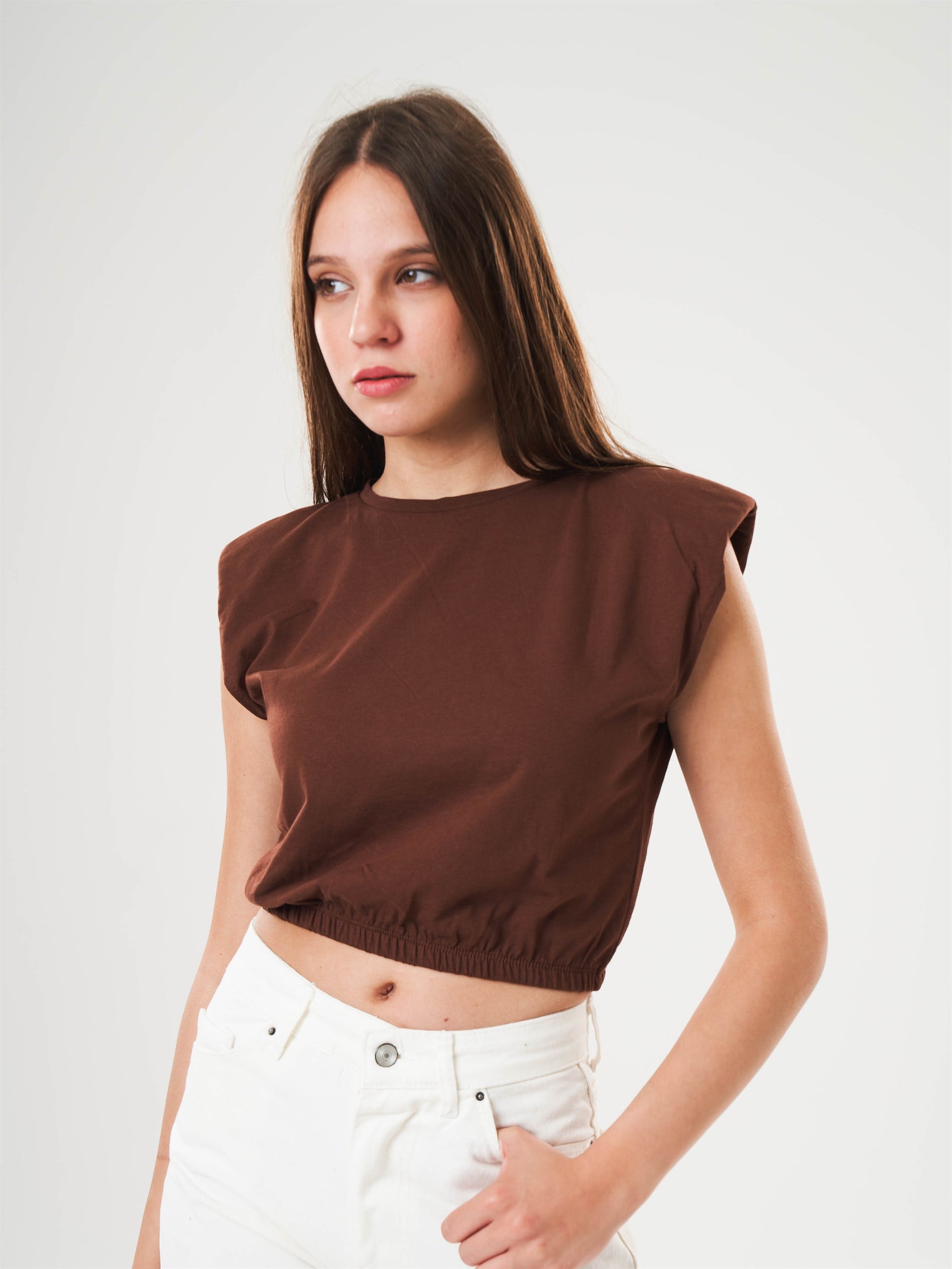 Vatkalı Kolsuz T-shirt