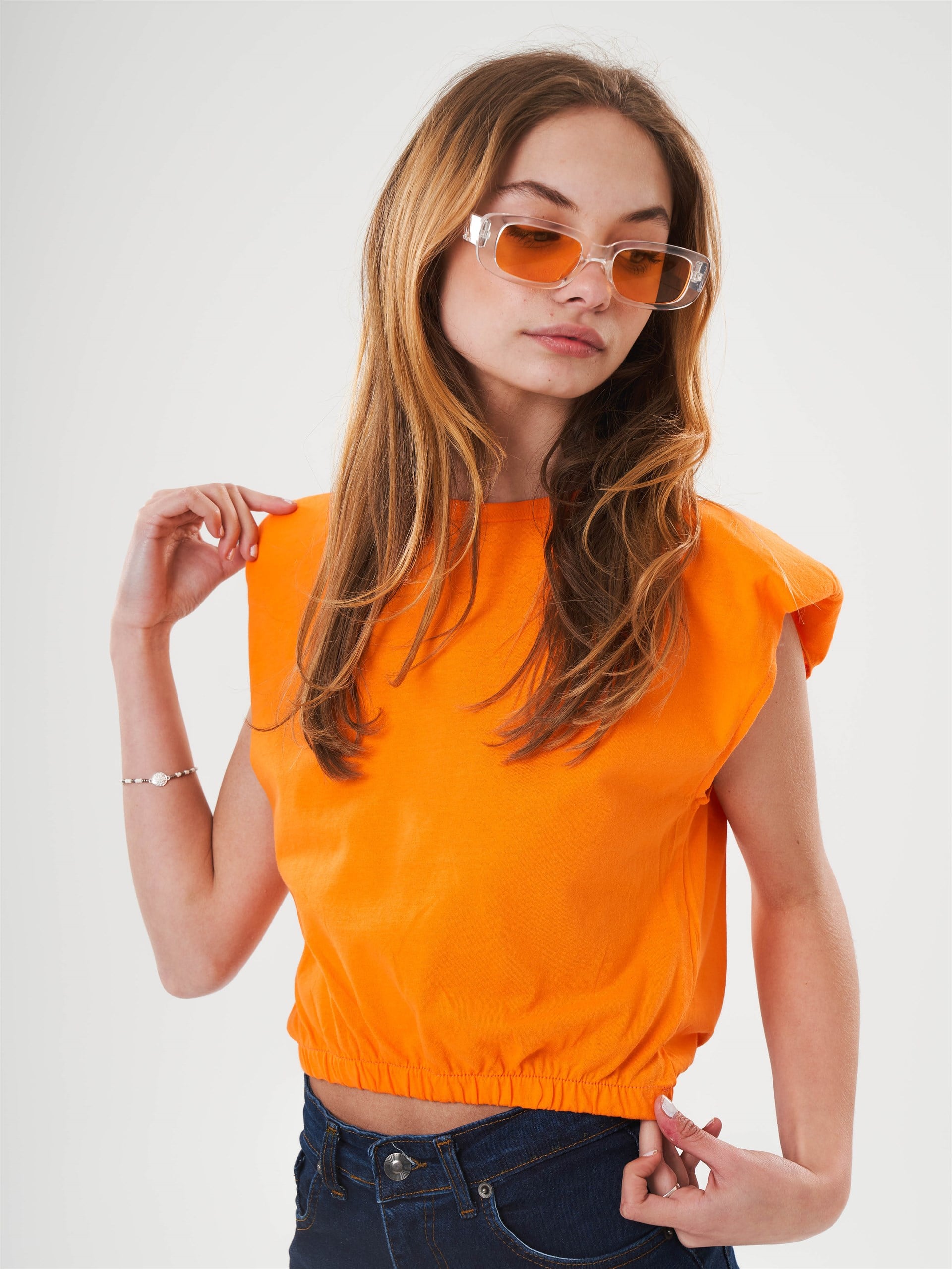 Vatkalı Kolsuz T-shirt