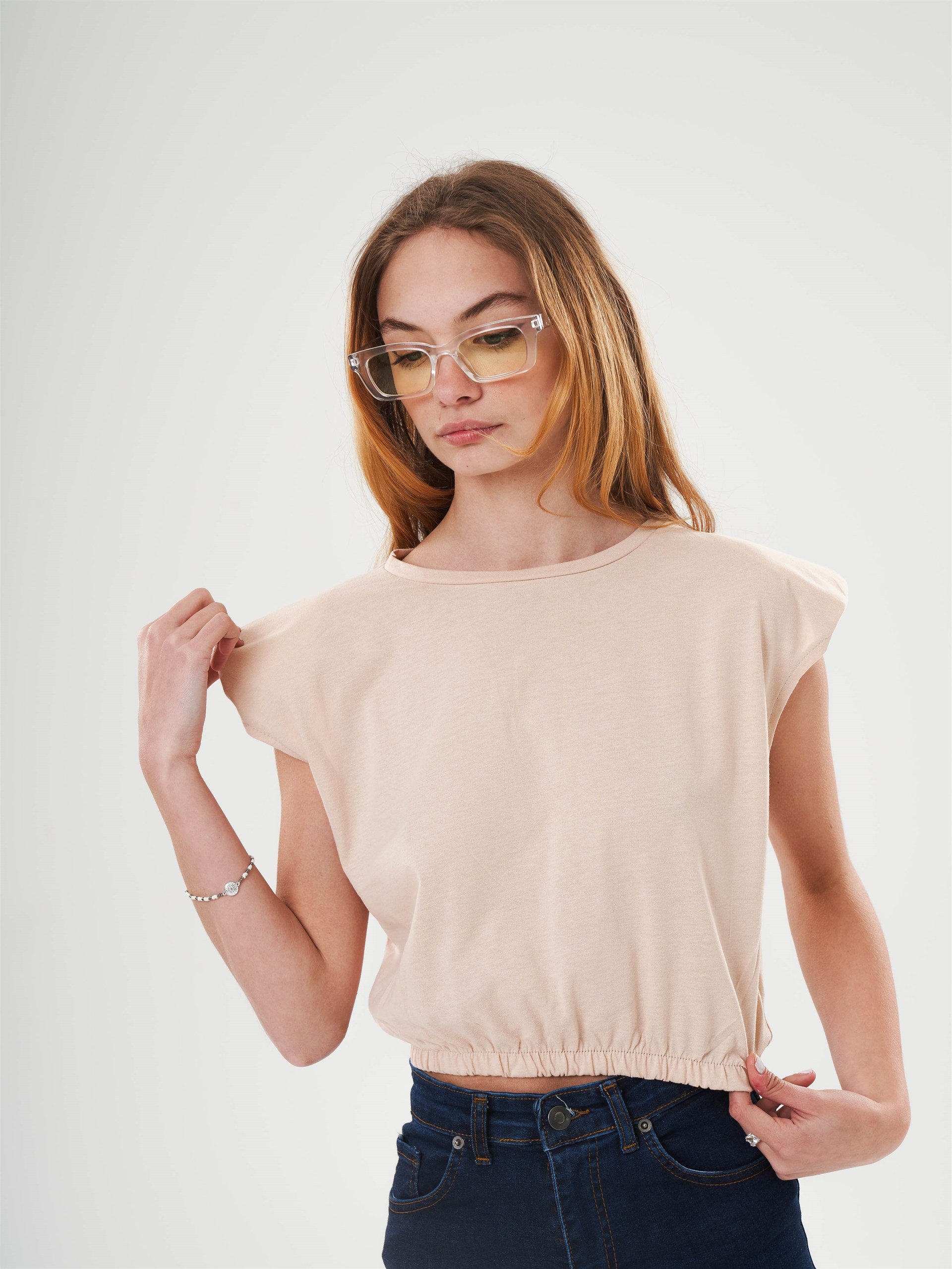 Vatkalı Kolsuz T-shirt