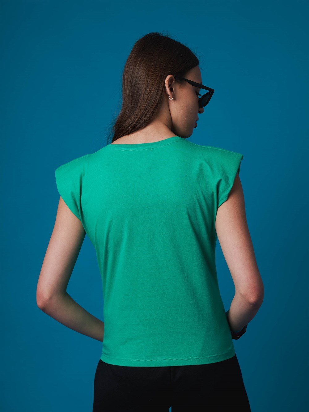 Vatkalı Kolsuz T-shirt