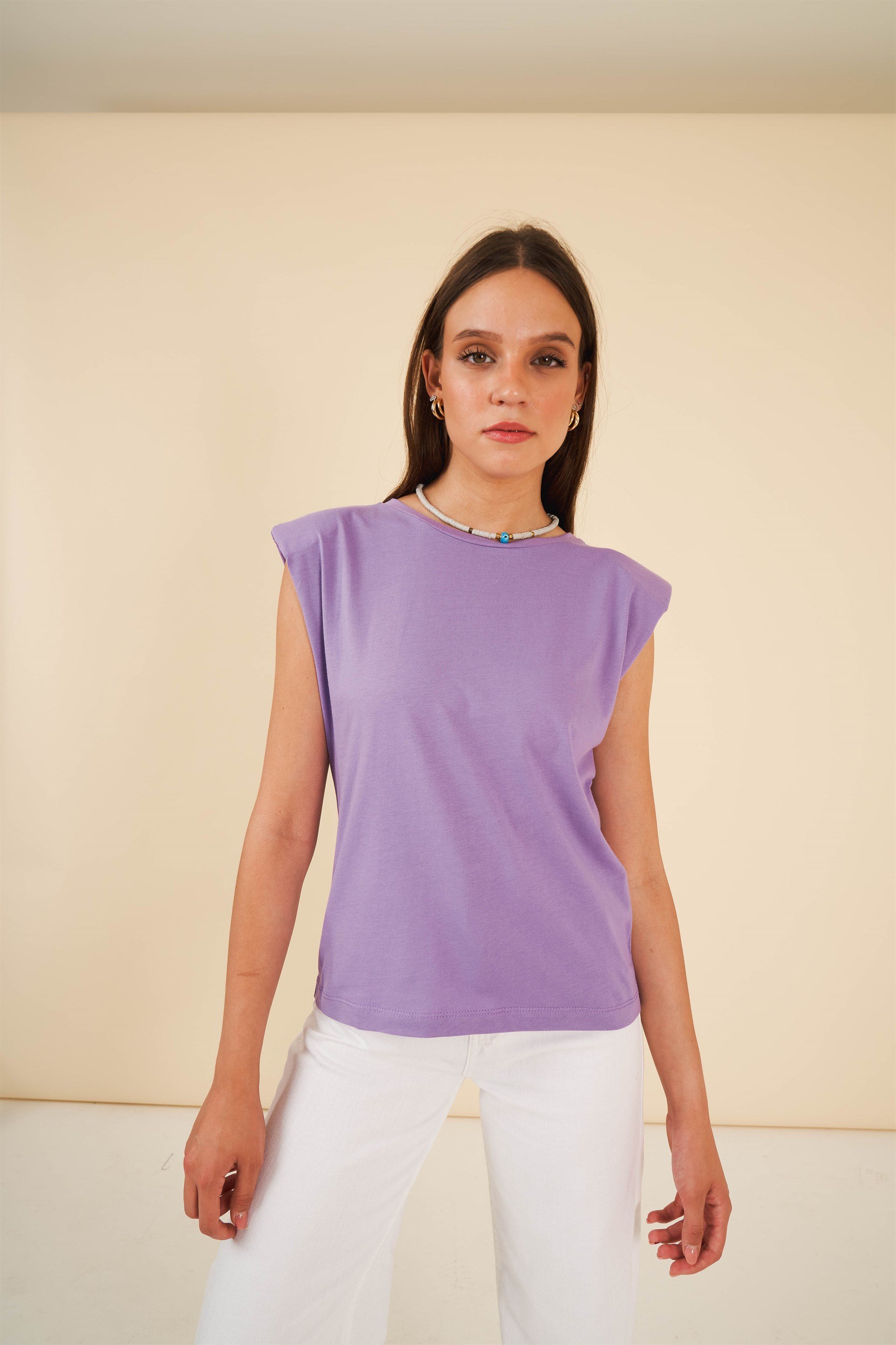 Vatkalı Kolsuz T-shirt