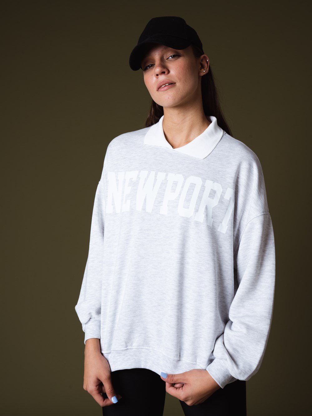 Yakalı Newport Yazı Baskılı Sweatshirt