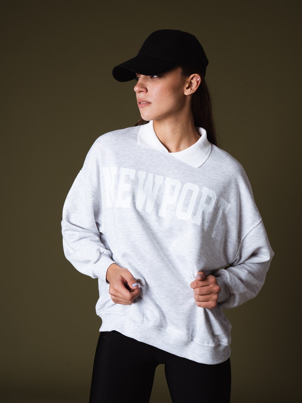 Yakalı Newport Yazı Baskılı Sweatshirt