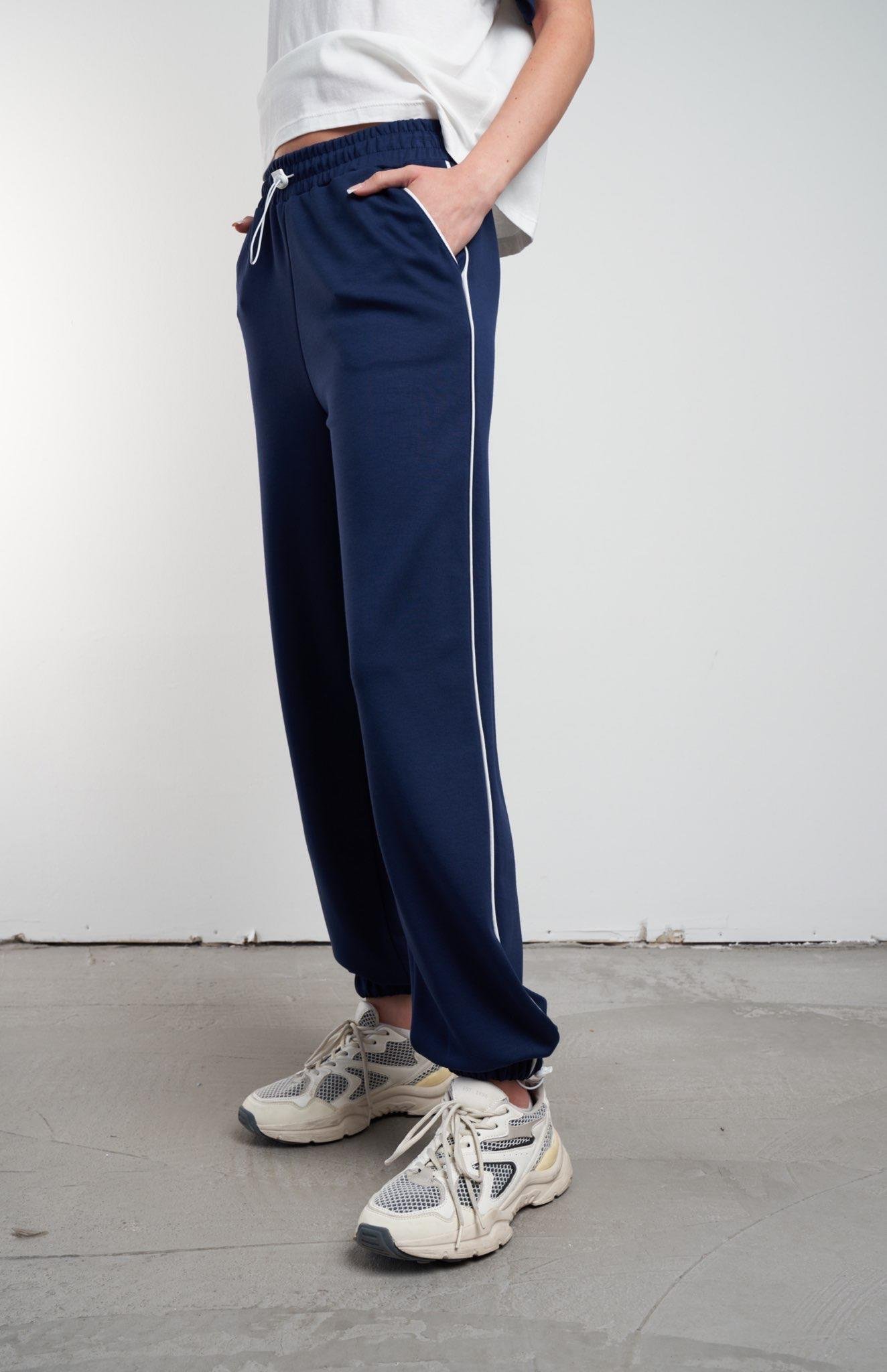 Yanlar Şerit Detaylı Eşofman Altı Lacivert