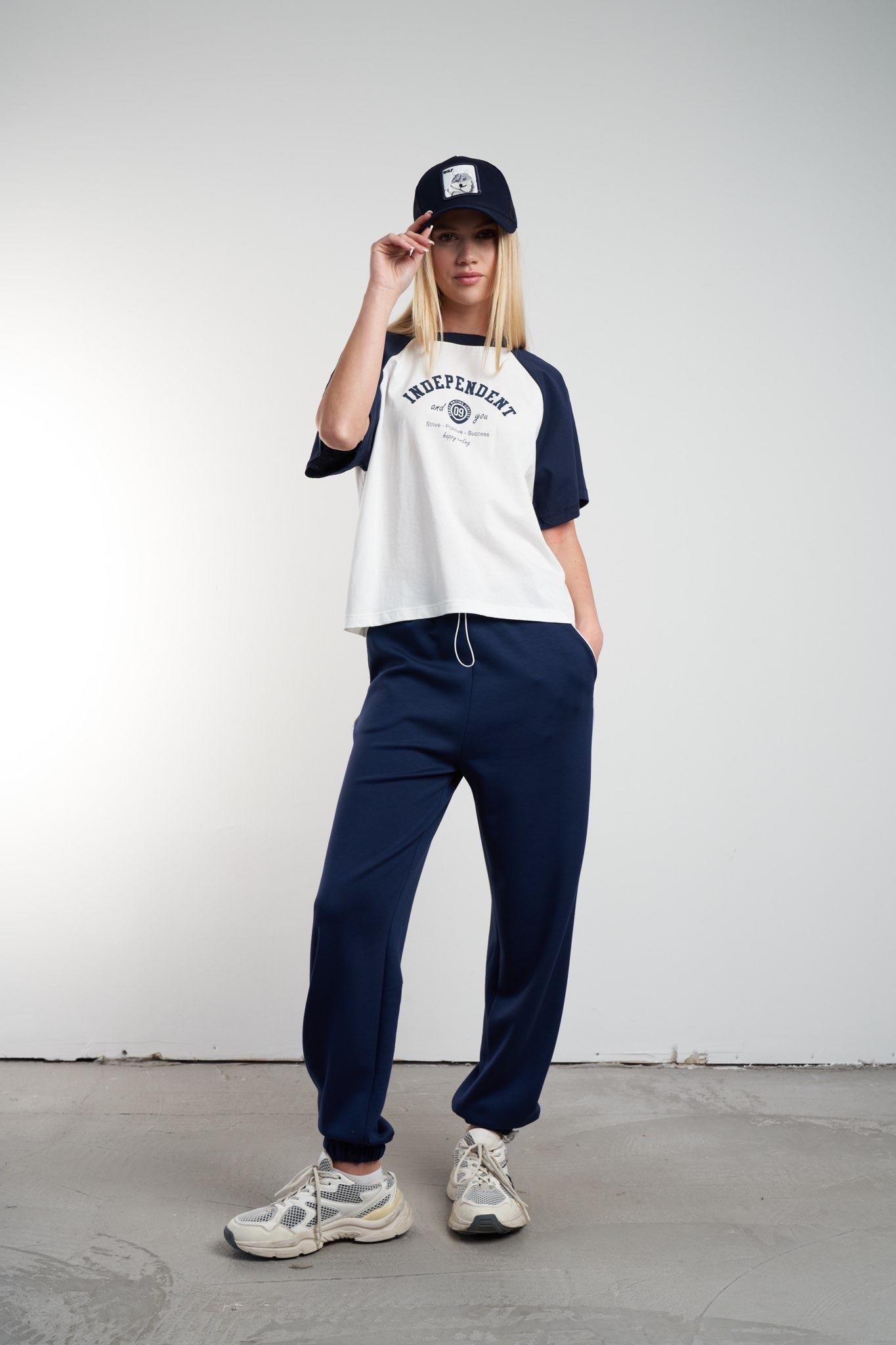 Yanlar Şerit Detaylı Eşofman Altı Lacivert