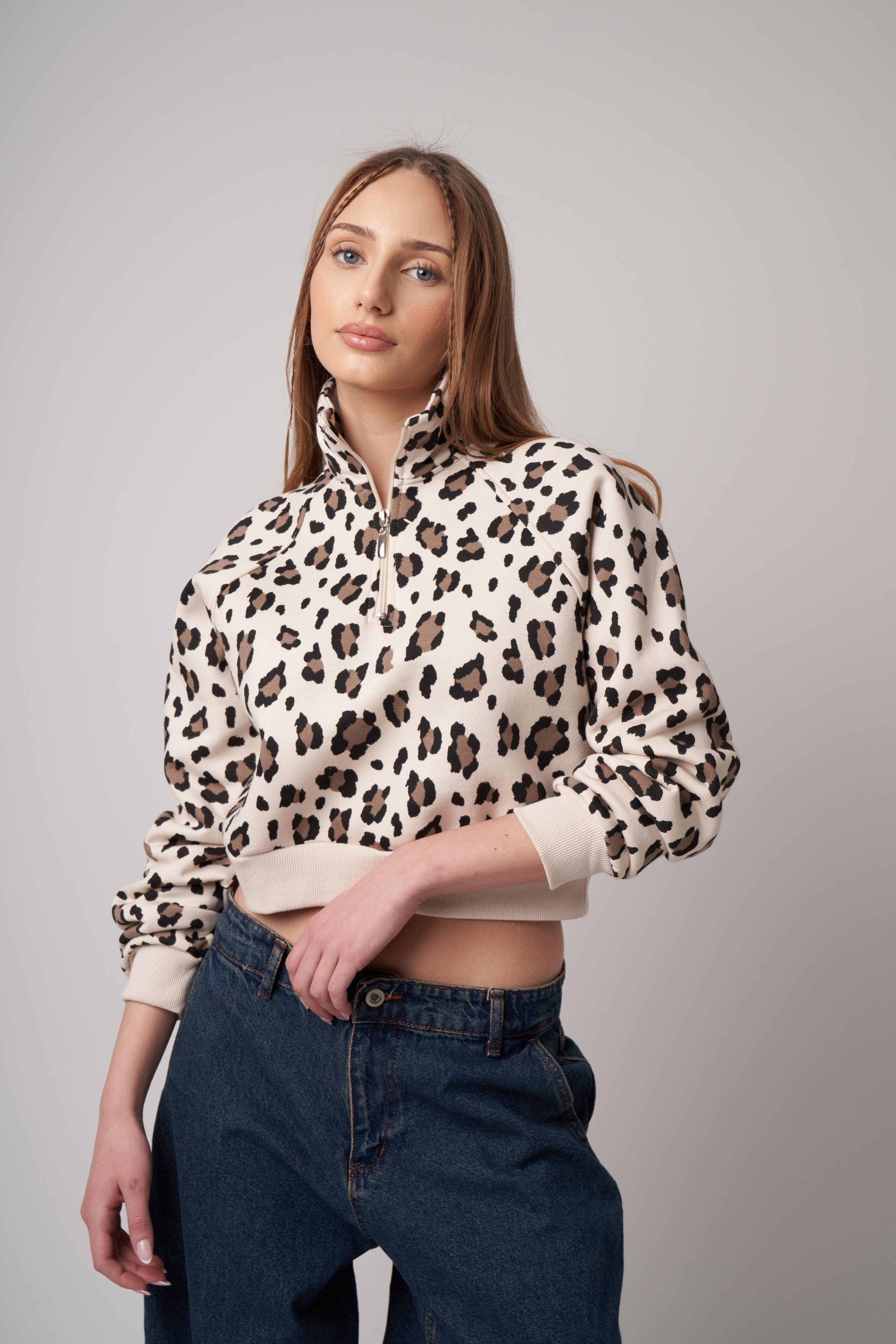 Yarım Fermuarlı Leopar Desenli Kısa Sweatshirt