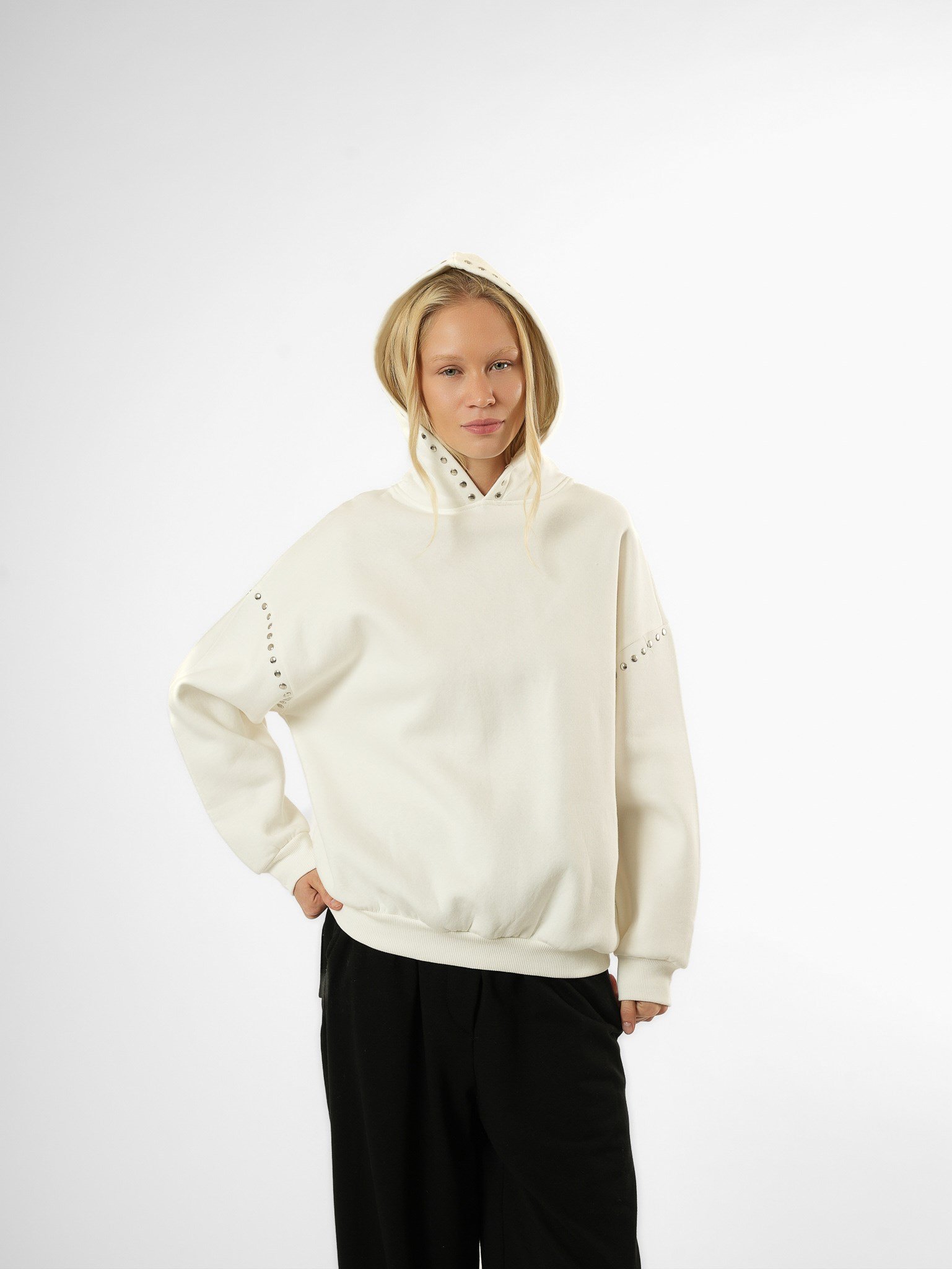 Zımba Detaylı Şardonlu Sweatshirt Ekru