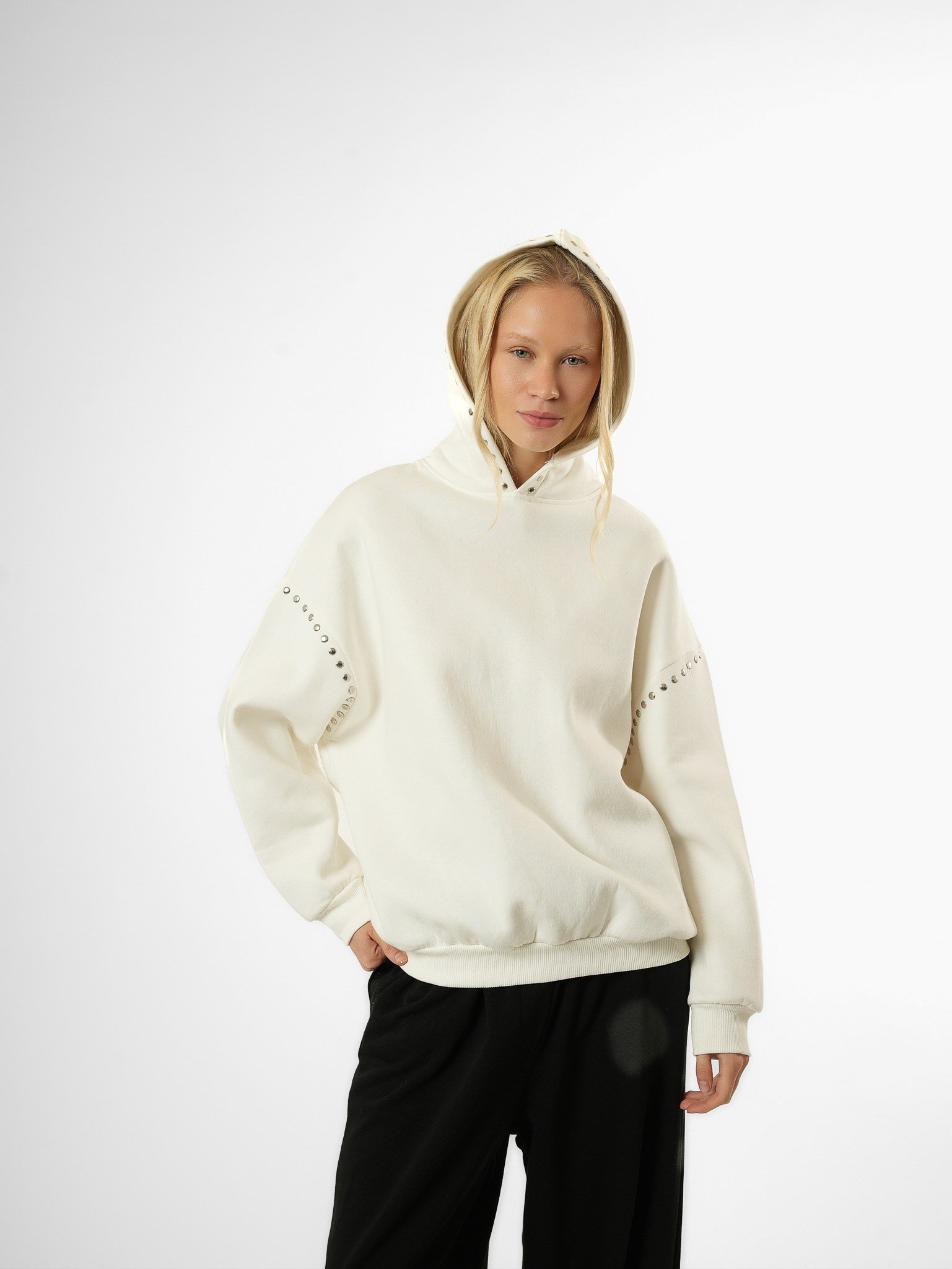Zımba Detaylı Şardonlu Sweatshirt Ekru
