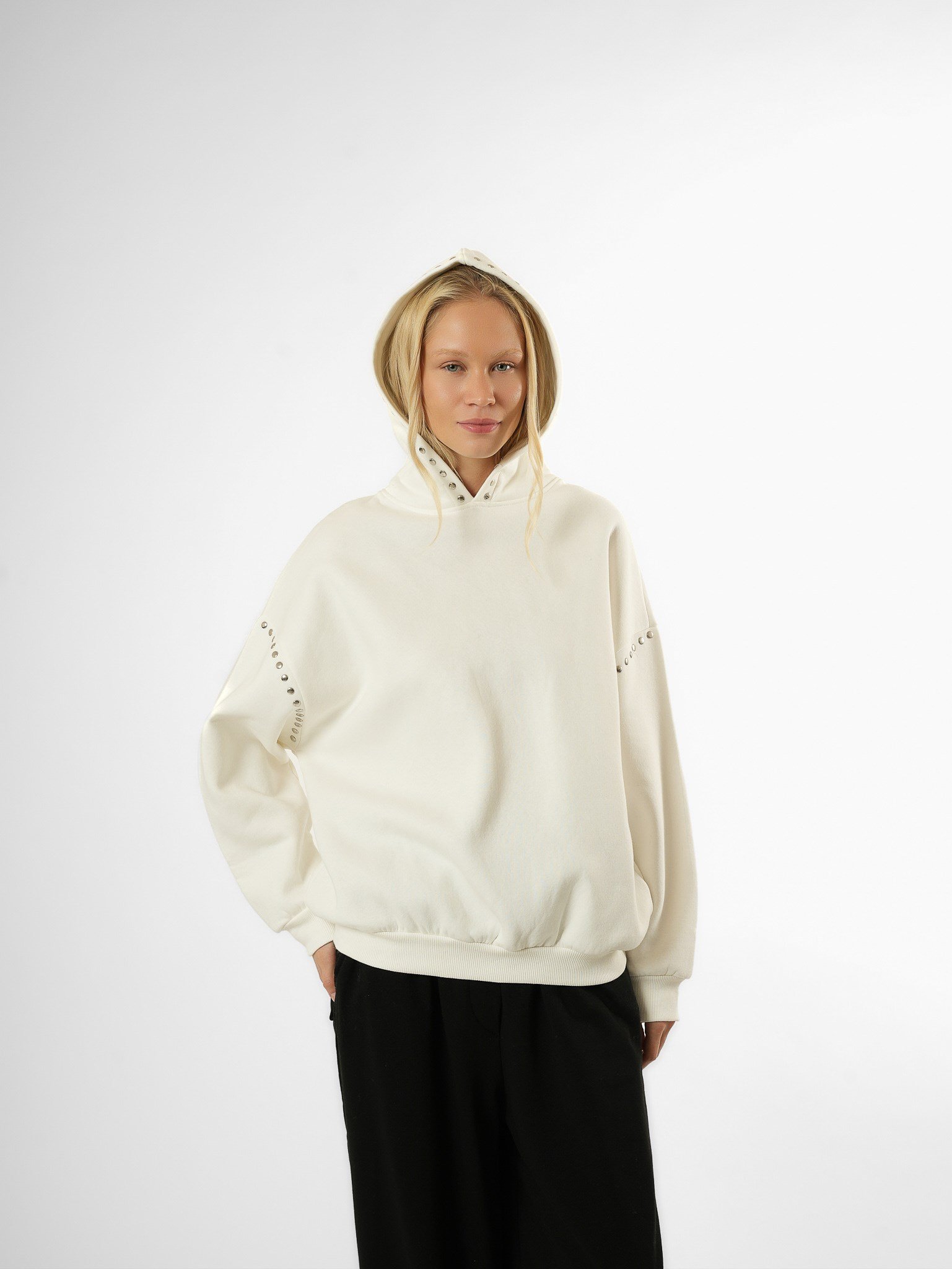 Zımba Detaylı Şardonlu Sweatshirt Ekru