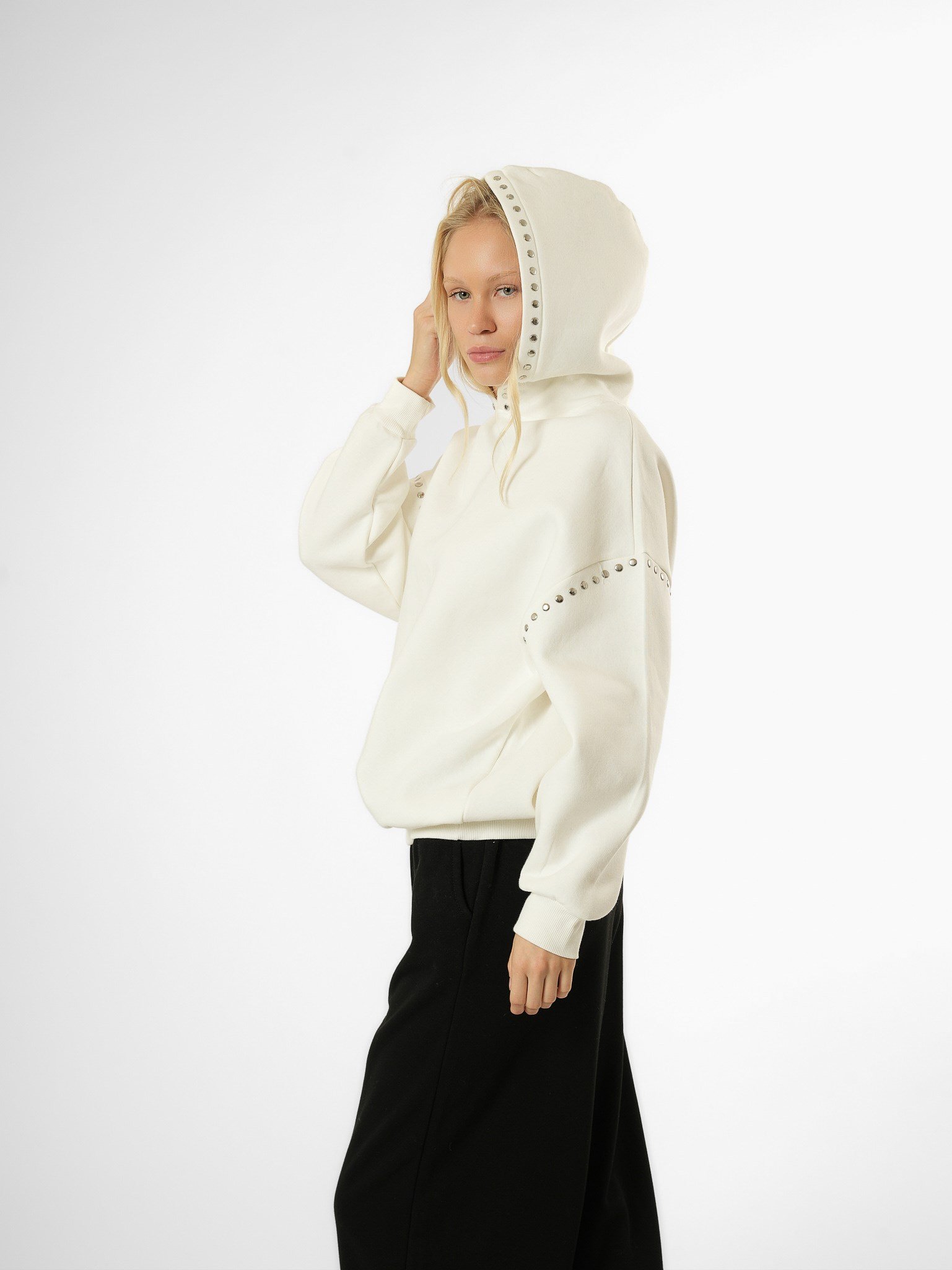 Zımba Detaylı Şardonlu Sweatshirt Ekru