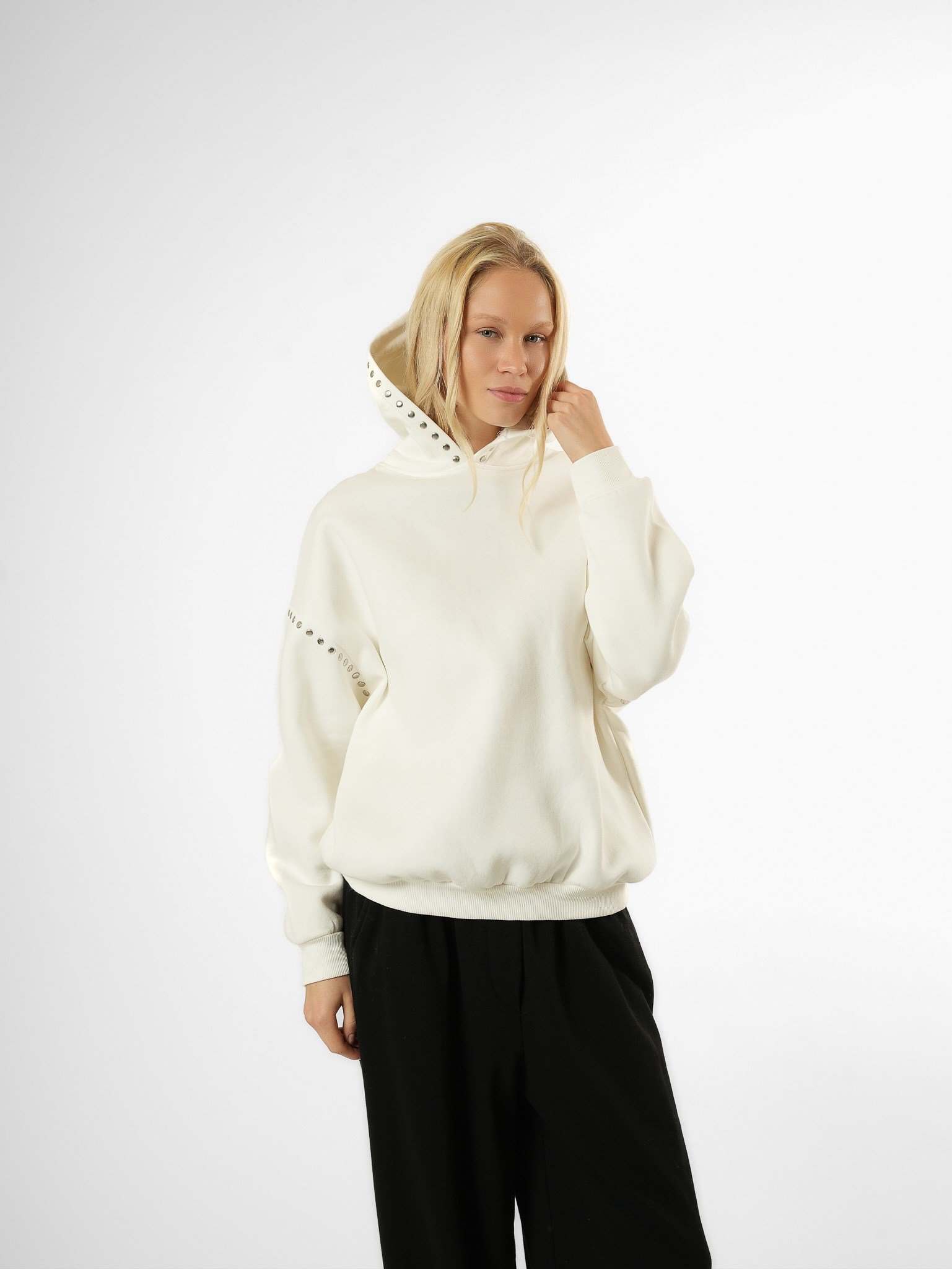 Zımba Detaylı Şardonlu Sweatshirt Ekru