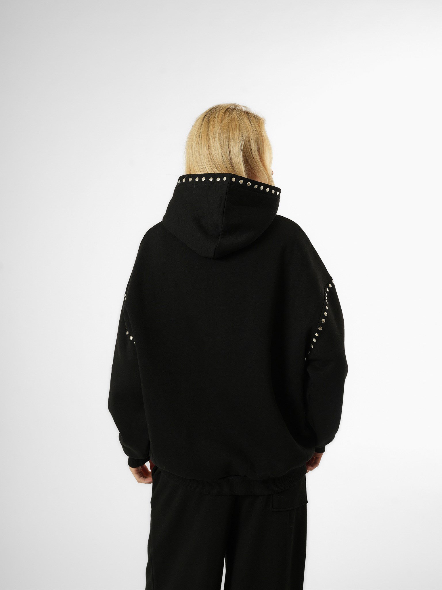Zımba Detaylı Şardonlu Sweatshirt Siyah