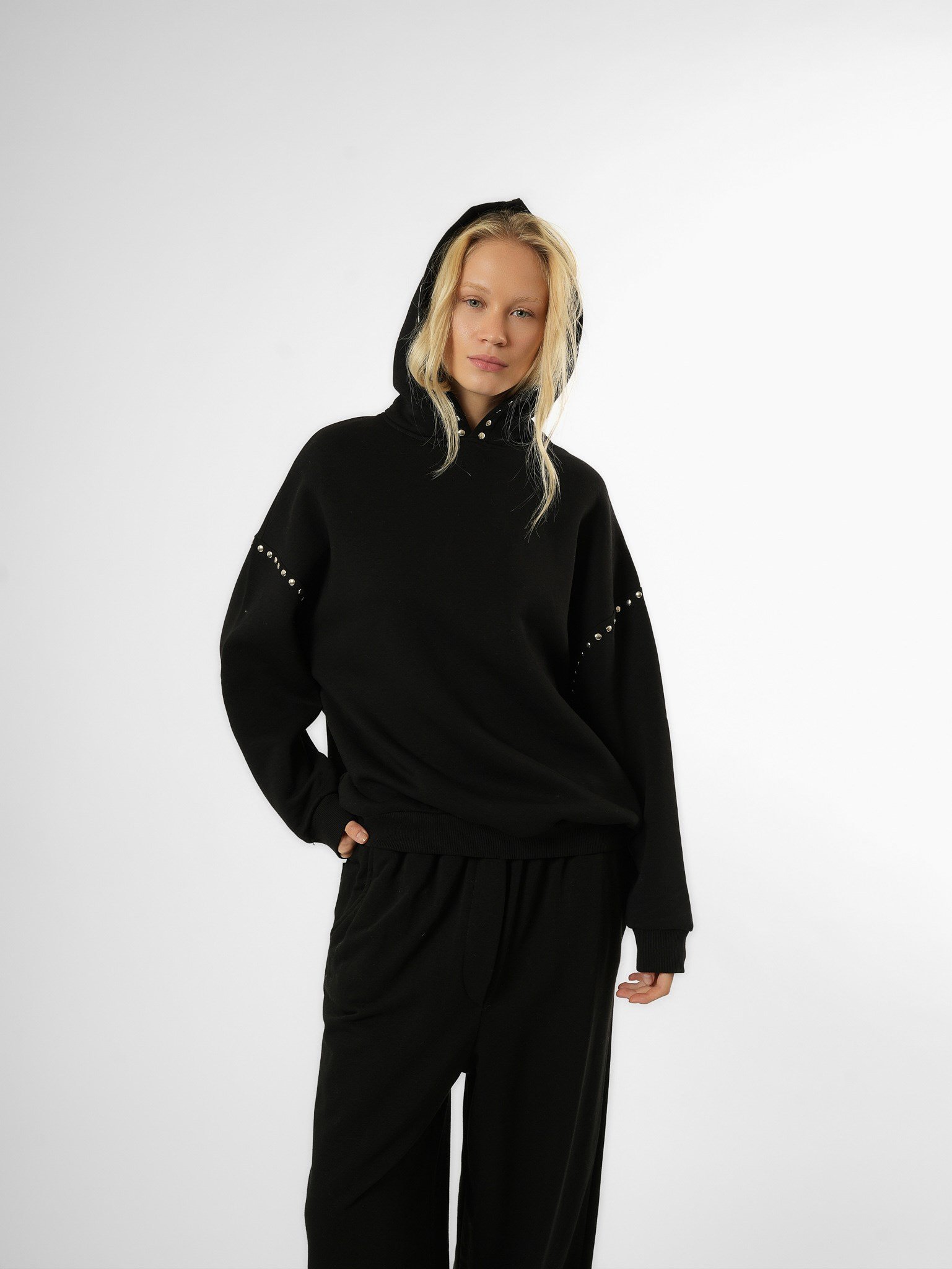Zımba Detaylı Şardonlu Sweatshirt Siyah