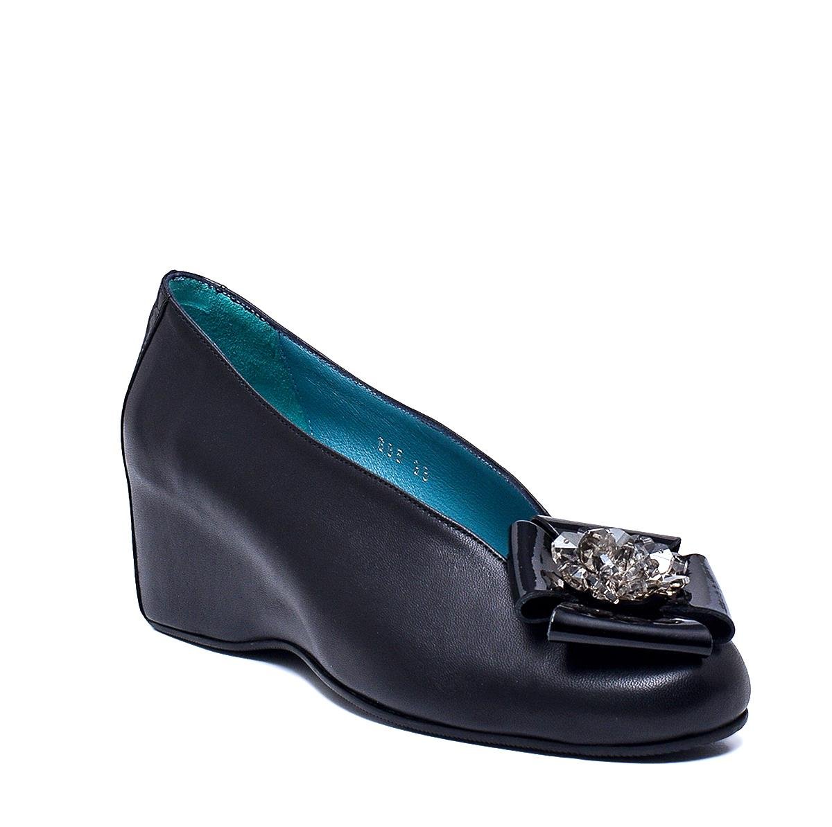 GIVES SİYAH DERİ Kadın DOLGU TOPUKGIVES SİYAH DERİ Kadın DOLGU TOPUK