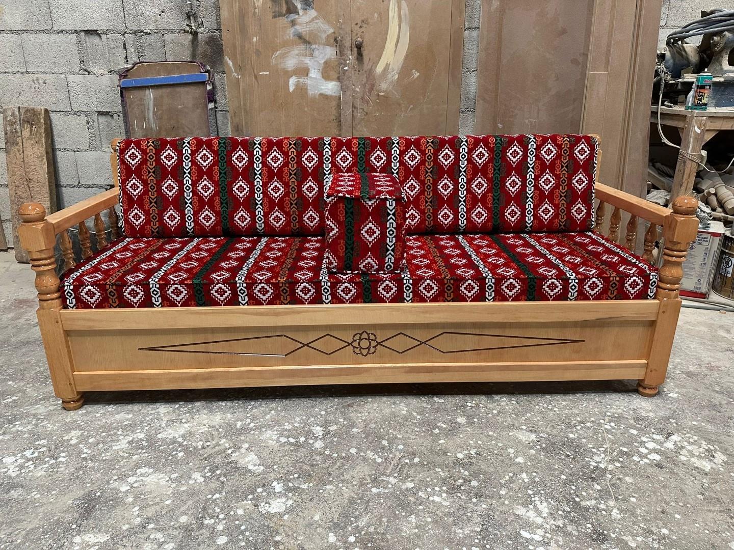 ALMİRA MODEL AHŞAP CNC İŞLEMELİ TORNALI SEDİR