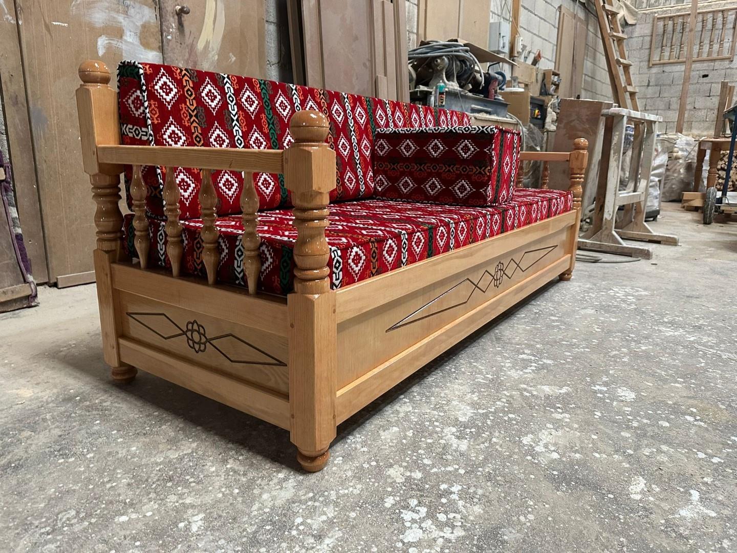 ALMİRA MODEL AHŞAP CNC İŞLEMELİ TORNALI SEDİR