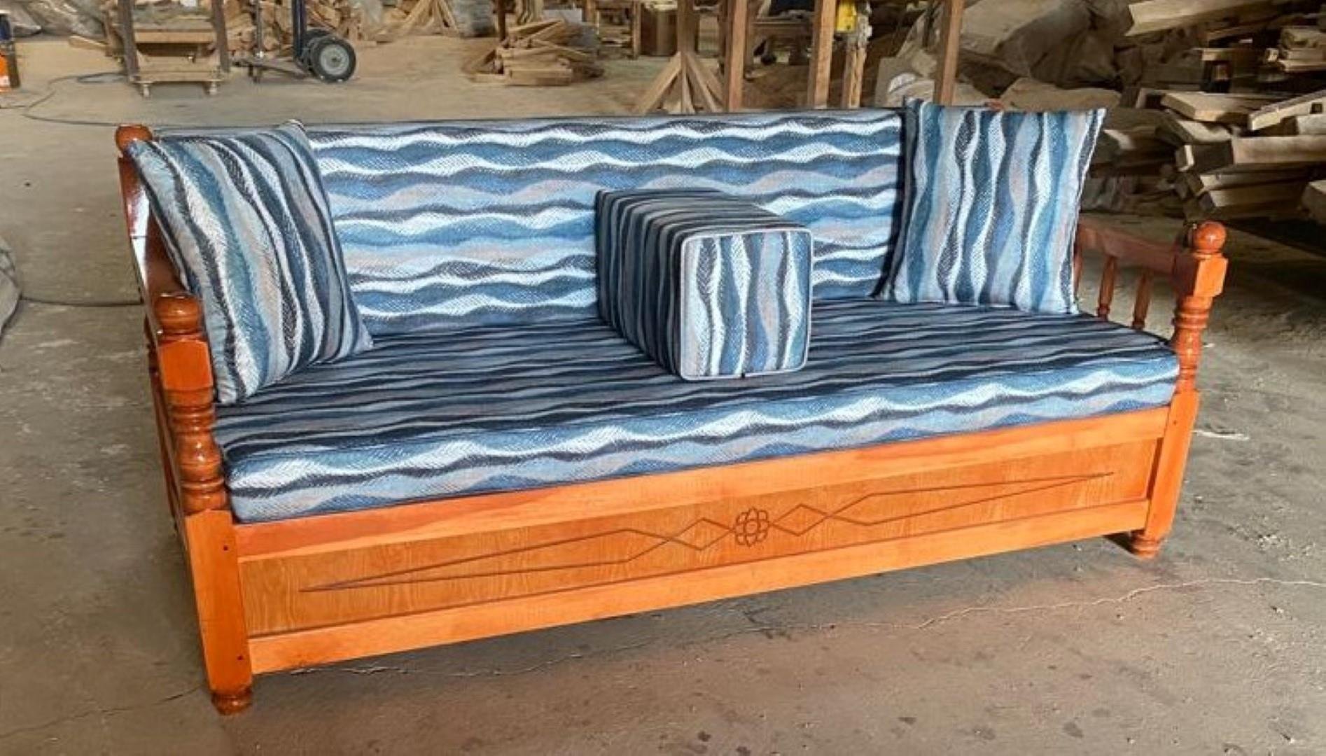 OKYANUS MODEL AHŞAP CNC İŞLEMELİ TORNALI SEDİR