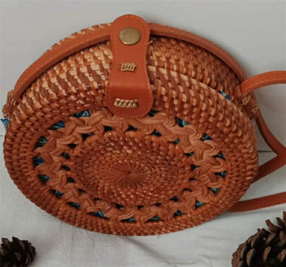 RATTAN YUVARLAK HASIR ÖRGÜLÜ OTANTİK OMUZ ÇANTASI