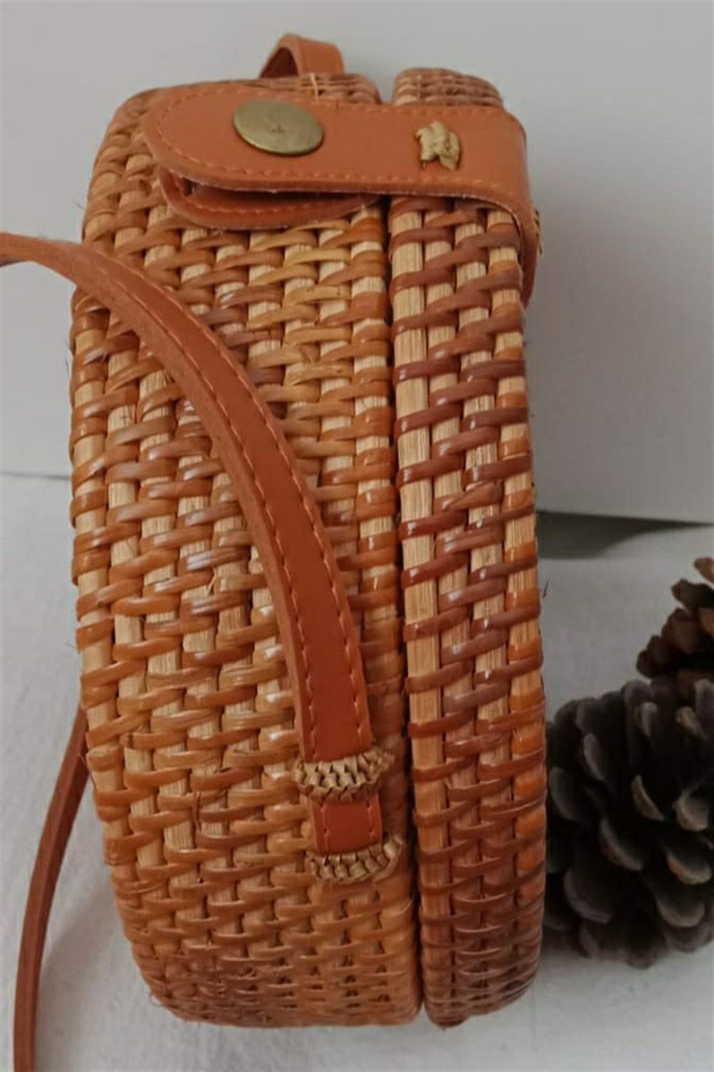 RATTAN YUVARLAK HASIR ÖRGÜLÜ OTANTİK OMUZ ÇANTASI