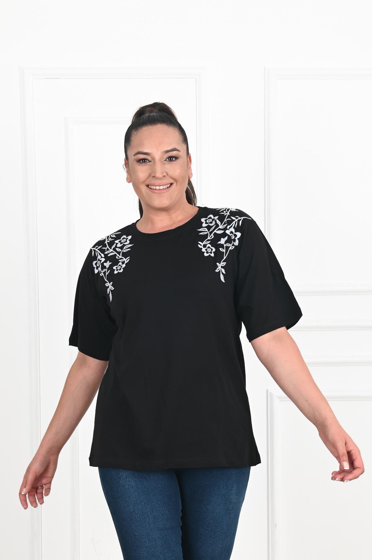 Kadın Bisiklet Yaka Çiçek Desen Büyük Beden T-shirt 1309-22