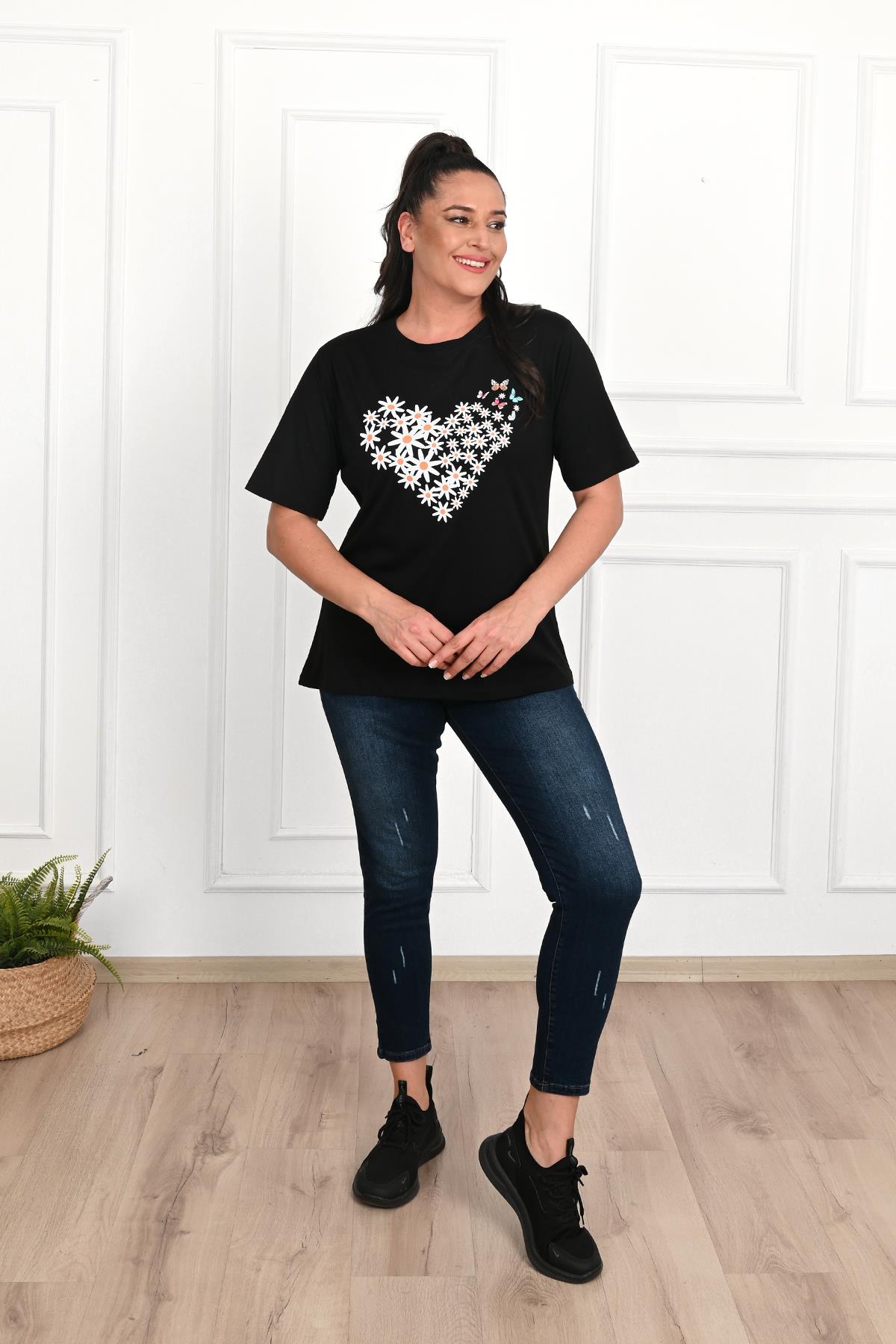 Kadın Büyük Beden Kalp şeklinde Papatya Baskılı T-Shirt 1575-23