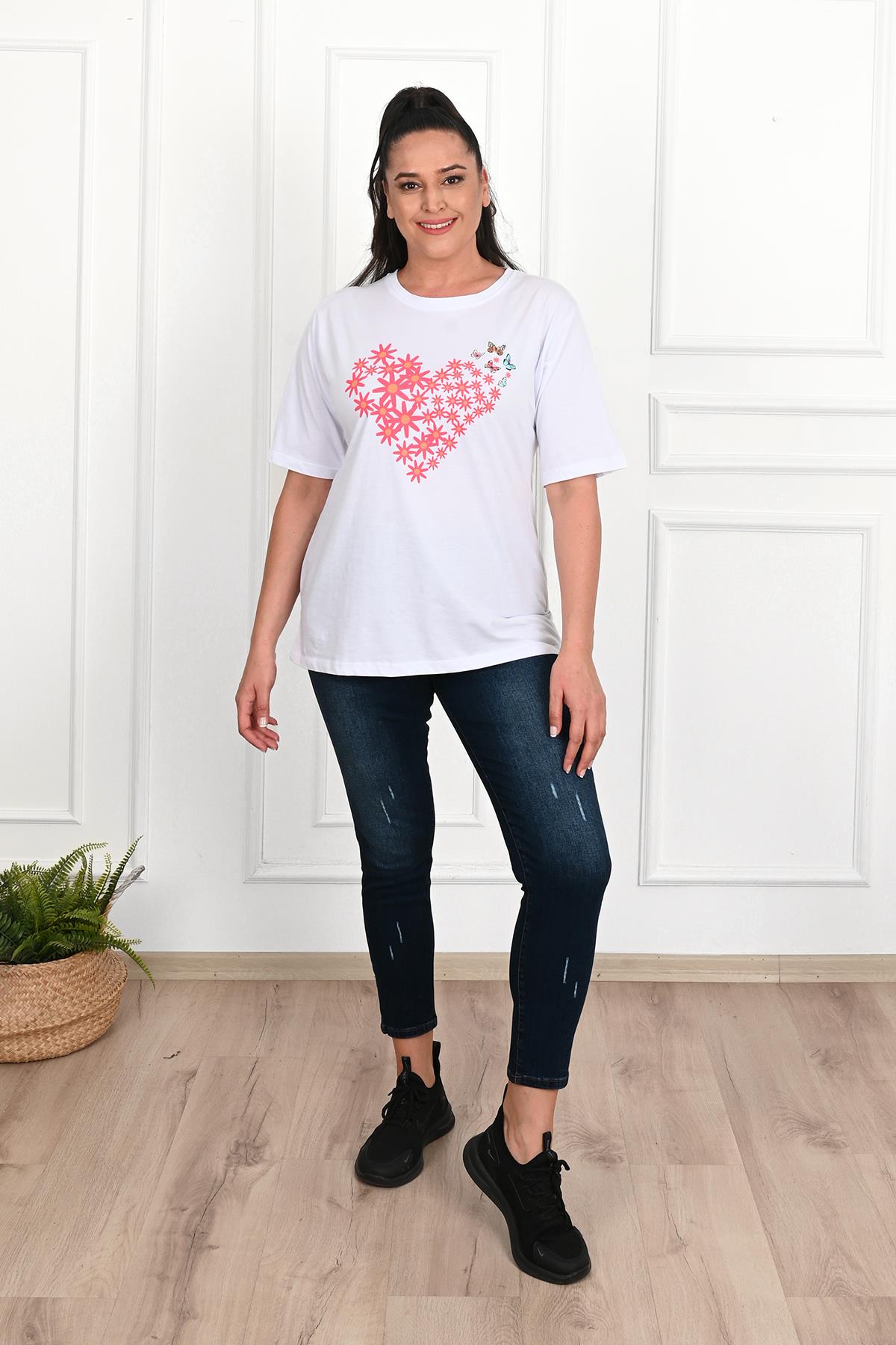Kadın Büyük Beden Kalp şeklinde Papatya Baskılı T-Shirt 1575-23