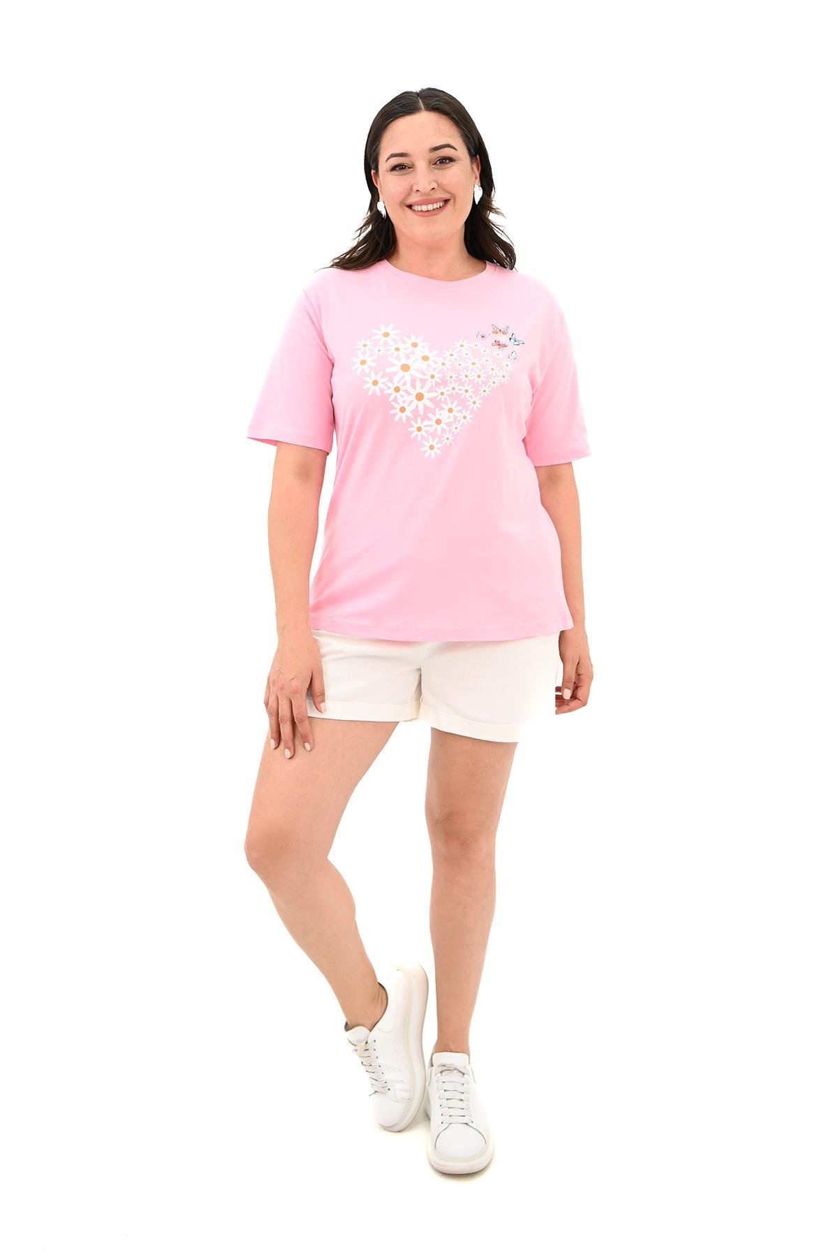 Kadın Büyük Beden Kalp şeklinde Papatya Baskılı T-Shirt 1575-23