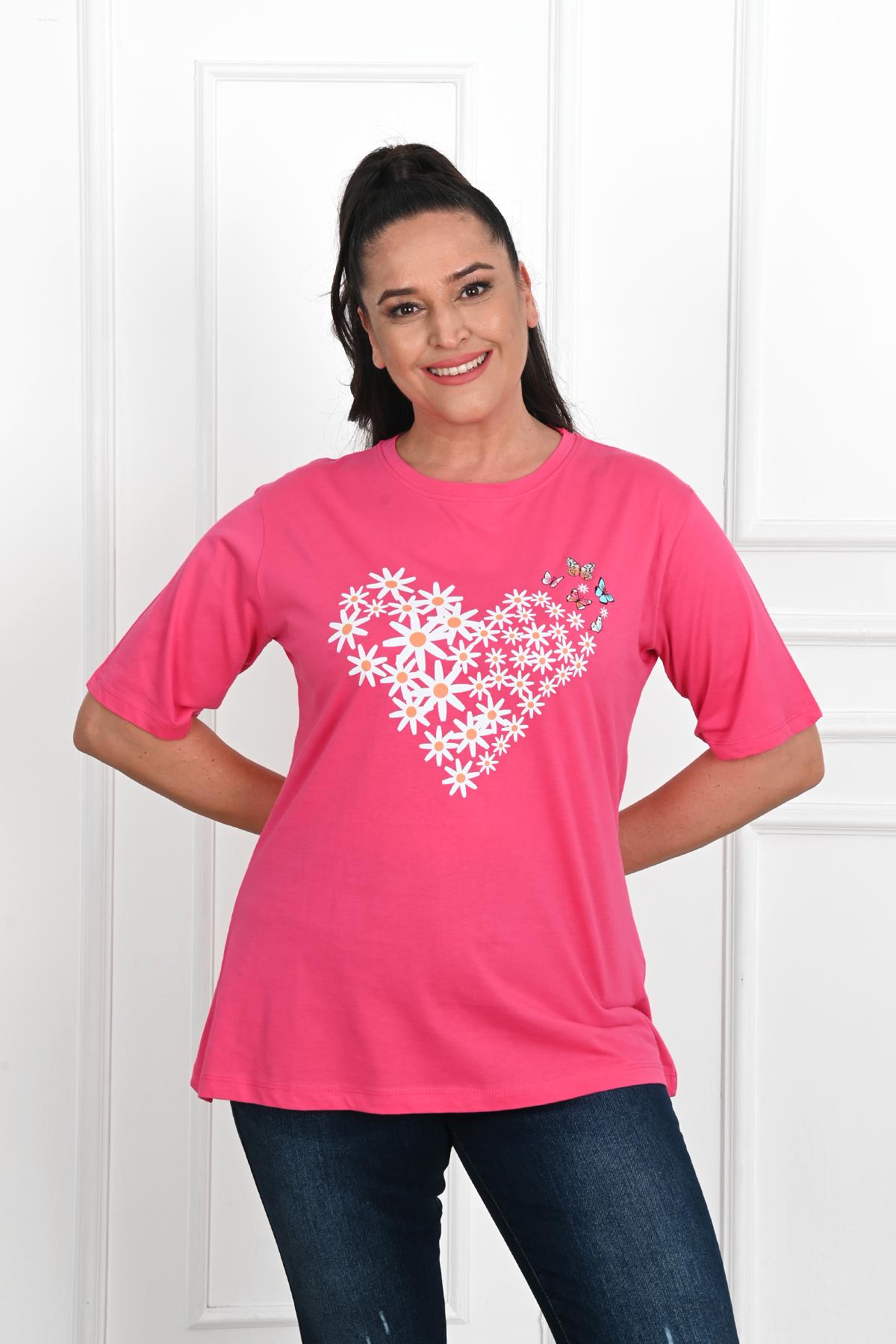 Kadın Büyük Beden Kalp şeklinde Papatya Baskılı T-Shirt 1575-23