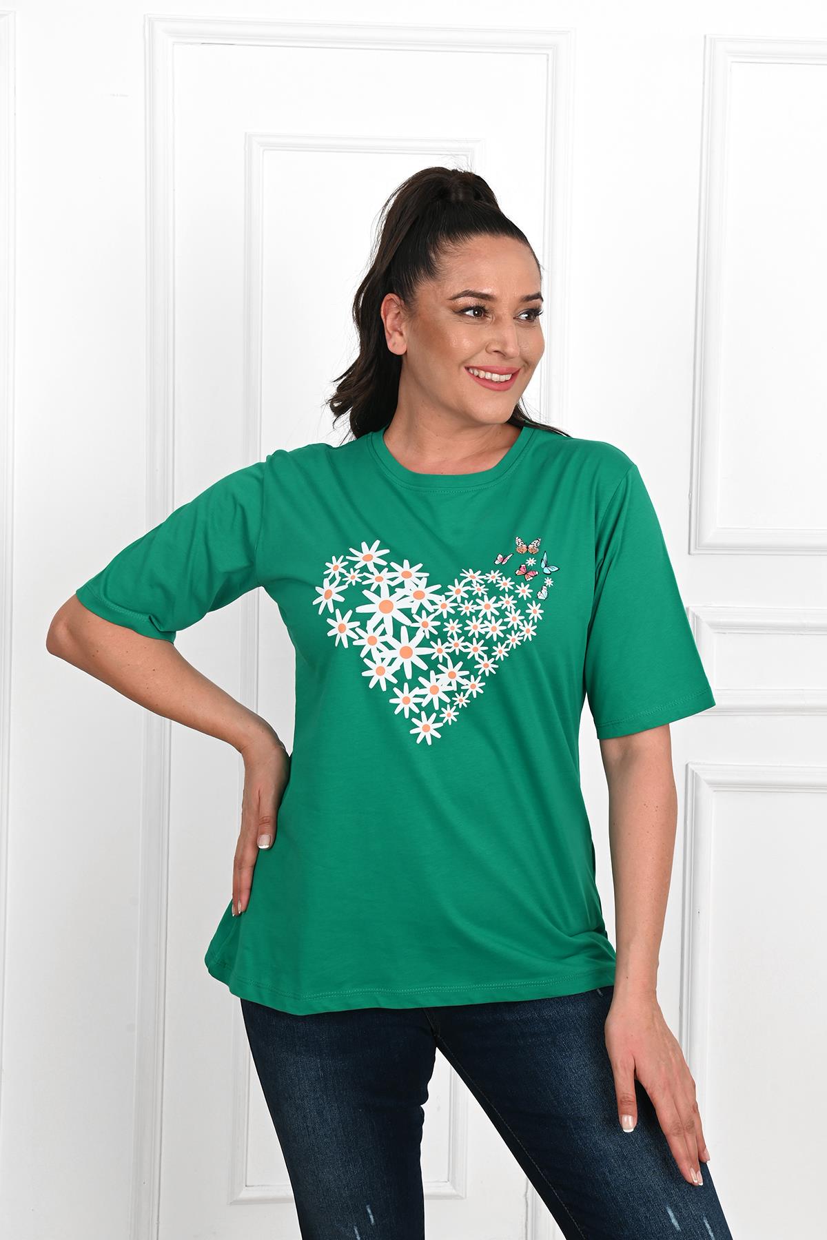 Kadın Büyük Beden Kalp şeklinde Papatya Baskılı T-Shirt 1575-23
