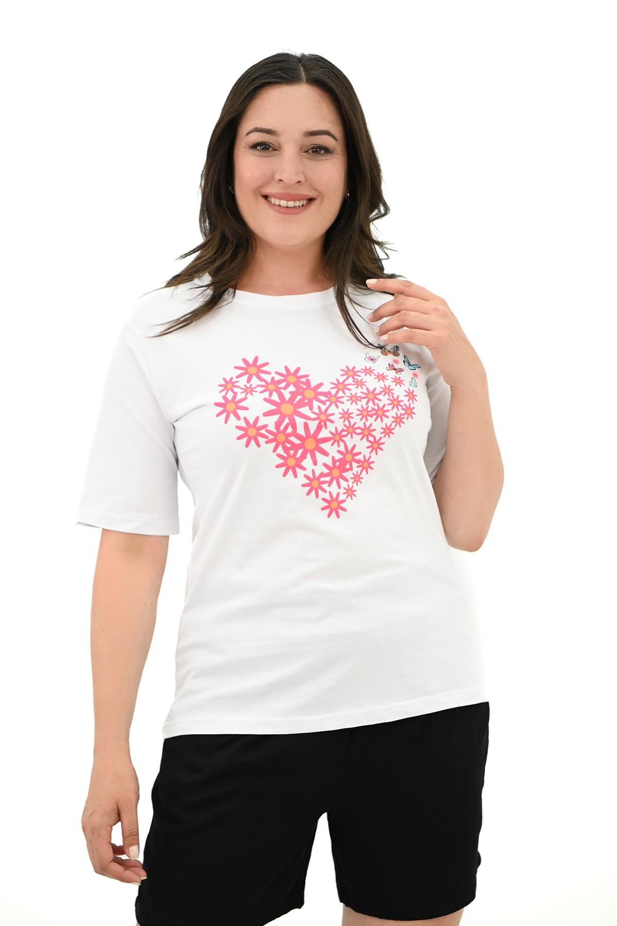 Kadın Büyük Beden Kalp şeklinde Papatya Baskılı T-Shirt 1575-23