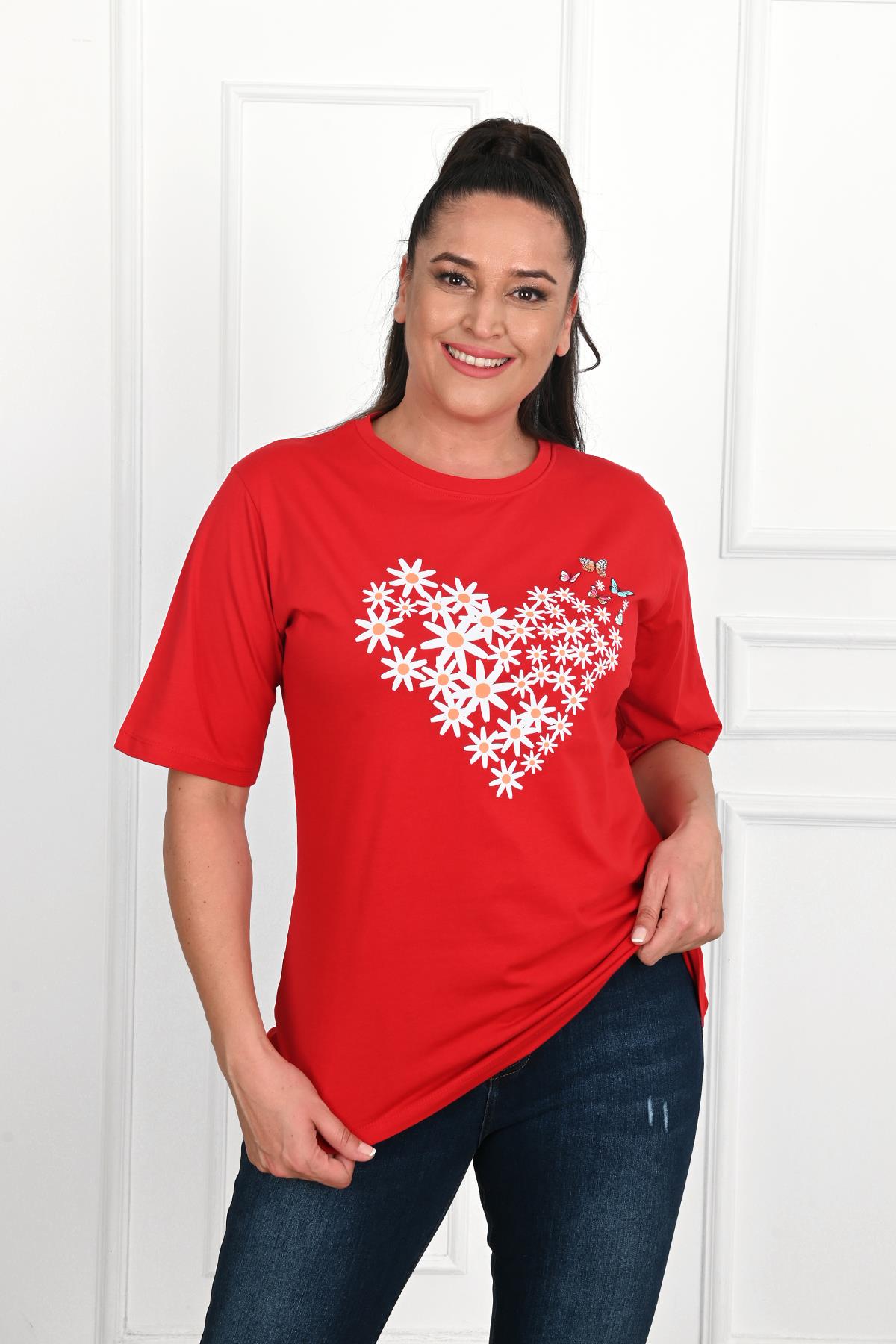 Kadın Büyük Beden Kalp şeklinde Papatya Baskılı T-Shirt 1575-23