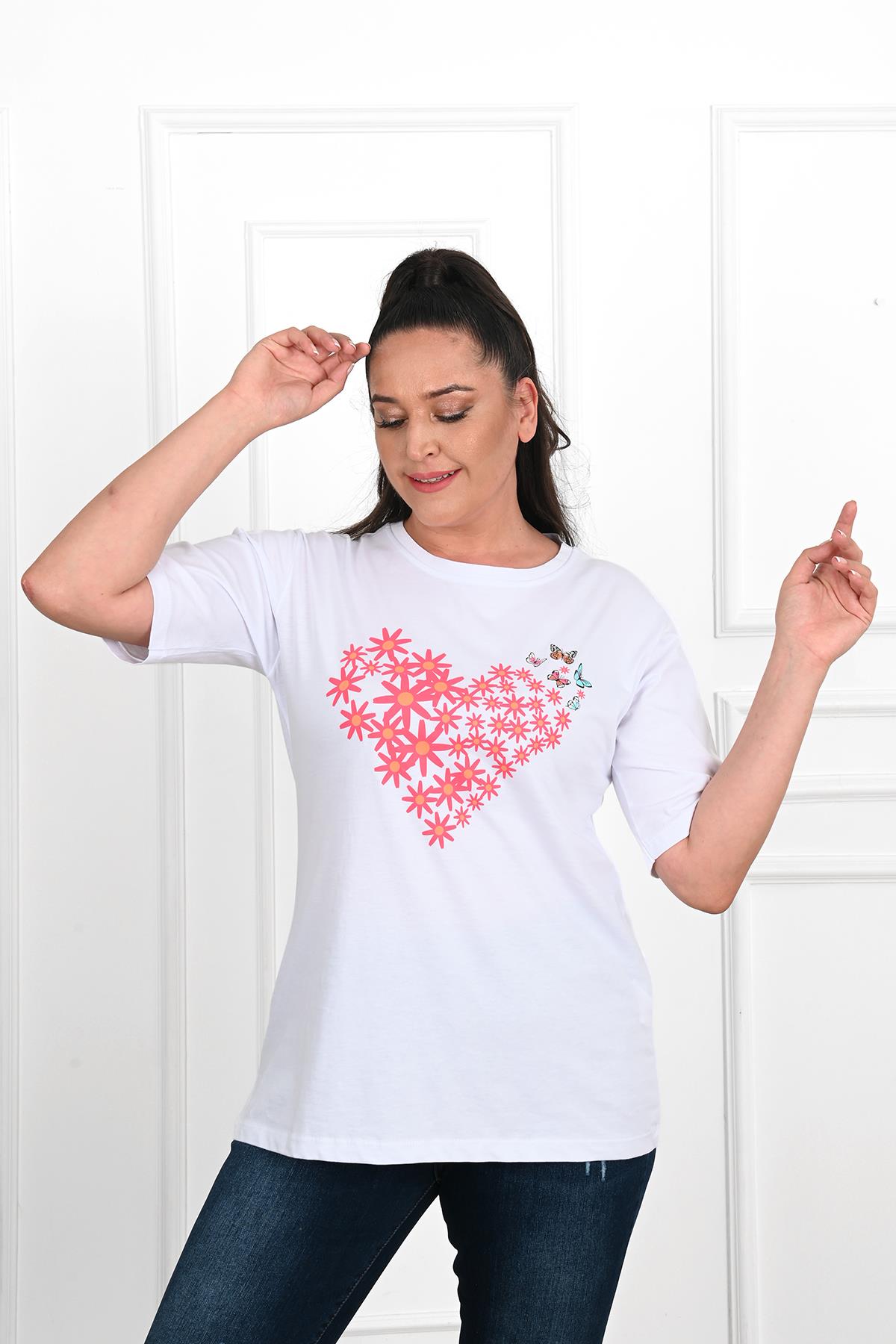 Kadın Büyük Beden Kalp şeklinde Papatya Baskılı T-Shirt 1575-23