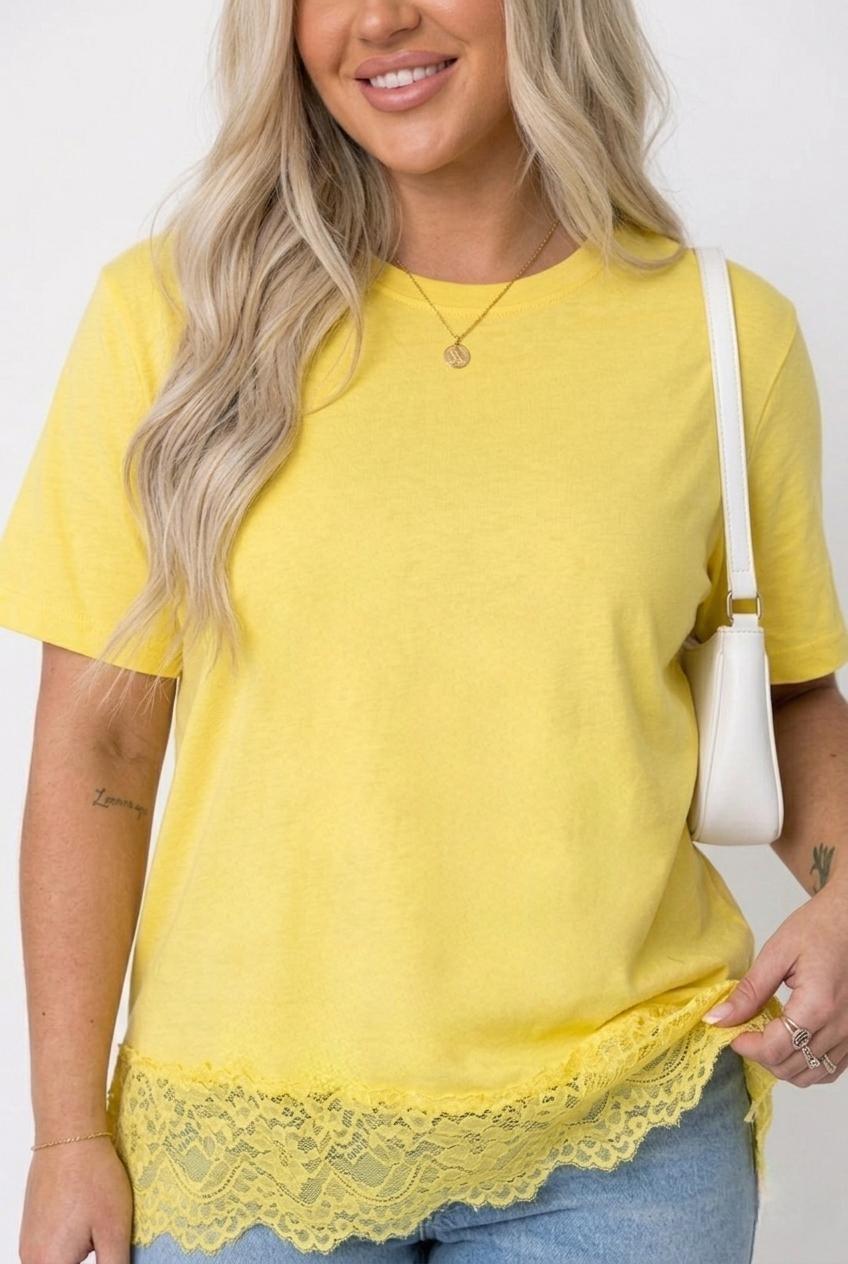 Kadın Büyük Beden Kısa Kollu Etek Ucu Dantel Detaylı T-shirt 2036-26