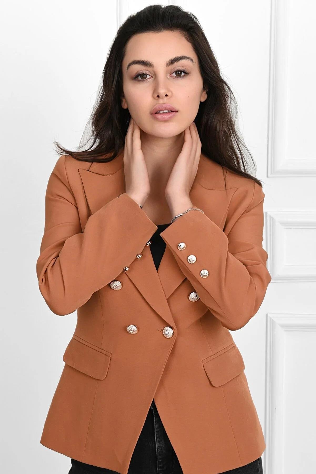 Kadın Gold Düğme Detaylı Blazer Ceket 0109-23