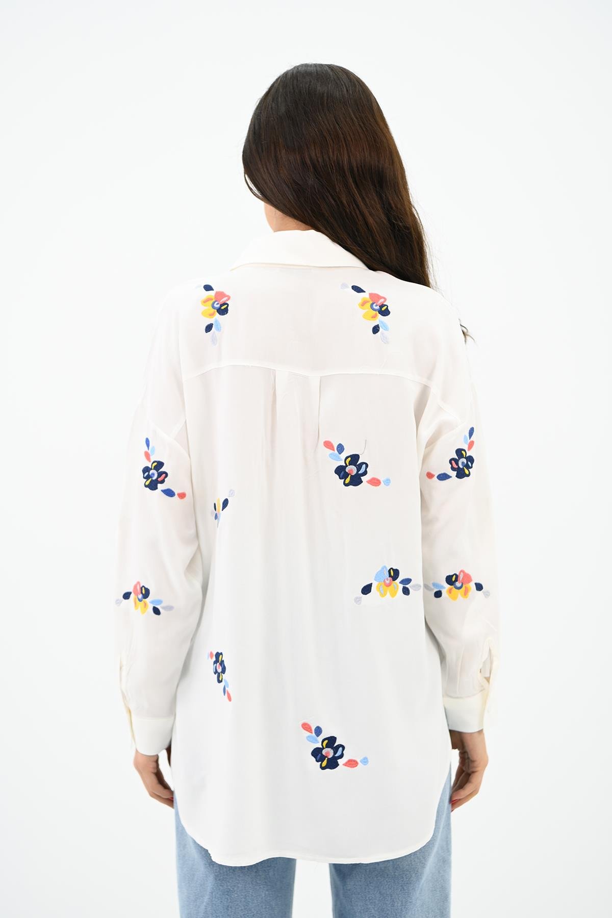 Kadın Nakış İşlemeli Oversize Gömlek 1735-24