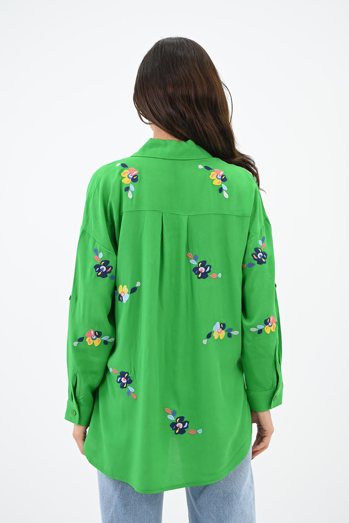 Kadın Nakış İşlemeli Oversize Gömlek 1735-24