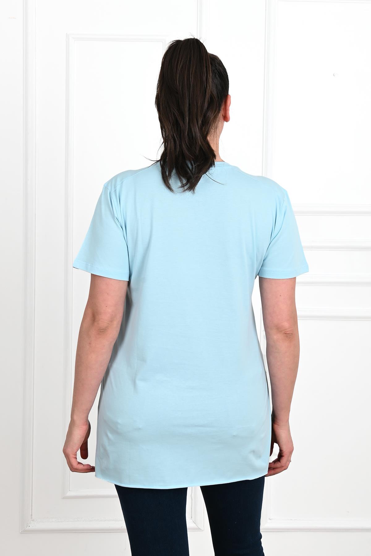 Kadın V Yaka Yırtmaçlı Büyük Beden T-shirt 1199-22