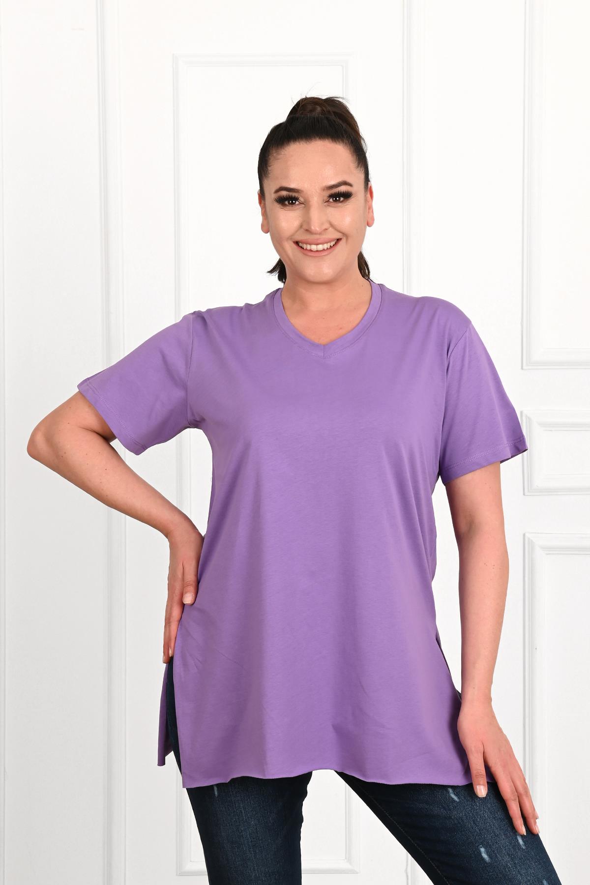 Kadın V Yaka Yırtmaçlı Büyük Beden T-shirt 1199-22