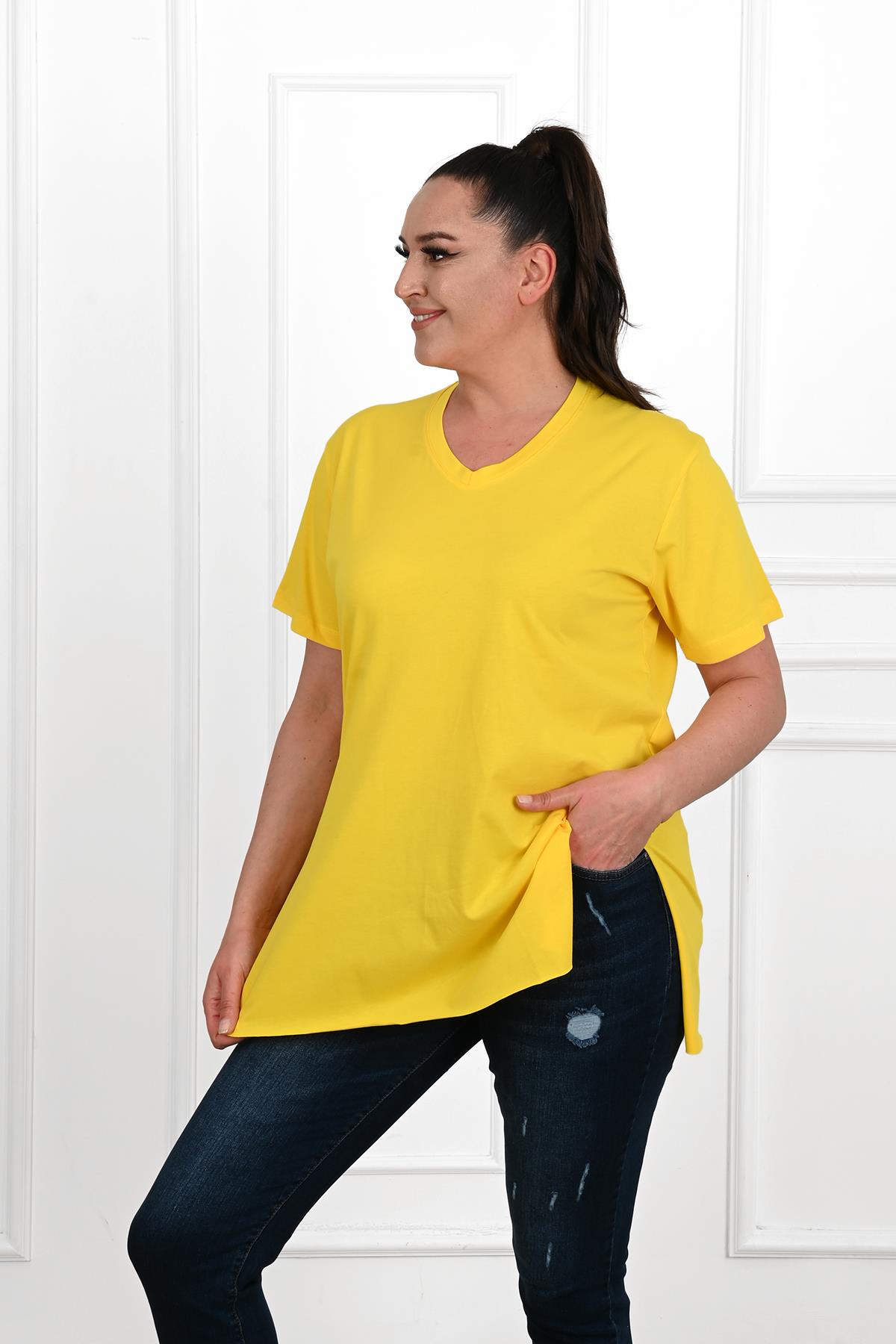 Kadın V Yaka Yırtmaçlı Büyük Beden T-shirt 1199-22