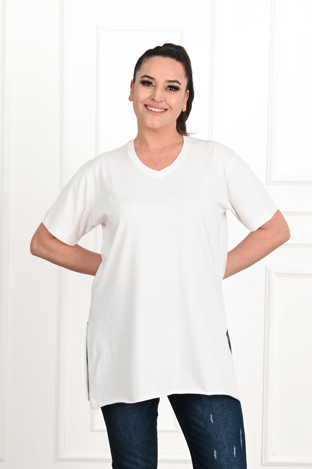 Kadın V Yaka Yırtmaçlı Büyük Beden T-shirt 1199-22