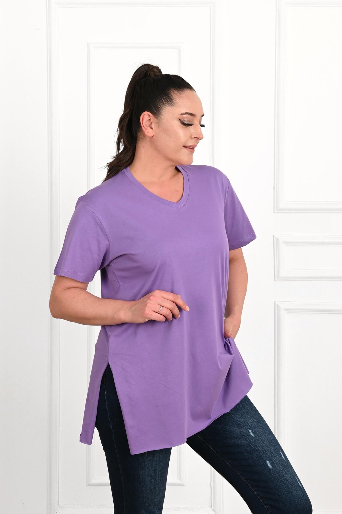 Kadın V Yaka Yırtmaçlı Büyük Beden T-shirt 1199-22